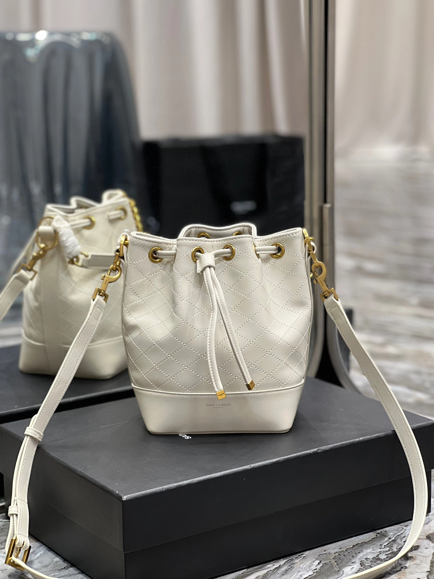 MOMO- high quality version 6976401EL079207 EMMANUELLE cowhide item：B-B000I0941C