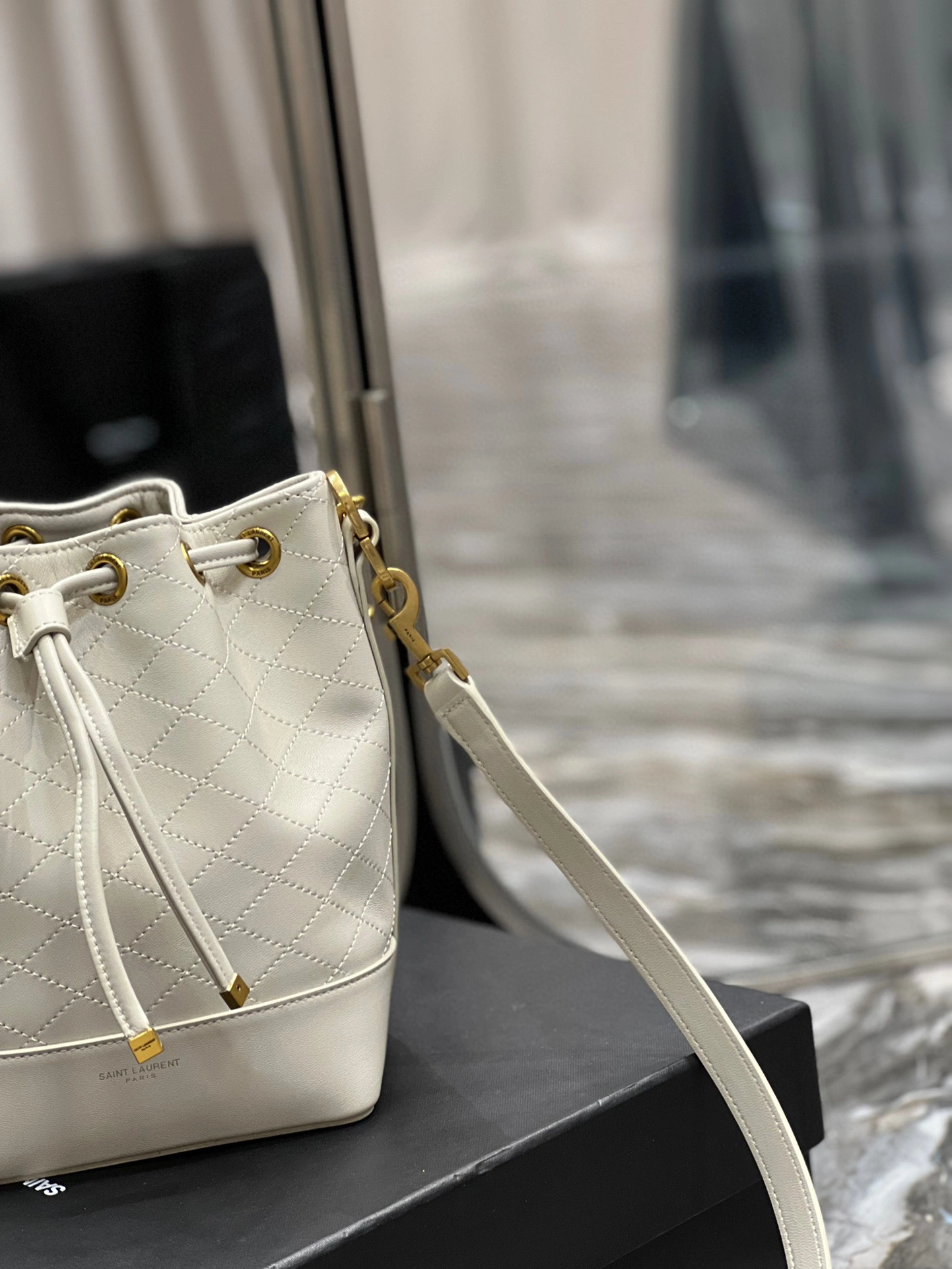 MOMO- high quality version 6976401EL079207 EMMANUELLE cowhide item：B-B000I0941C
