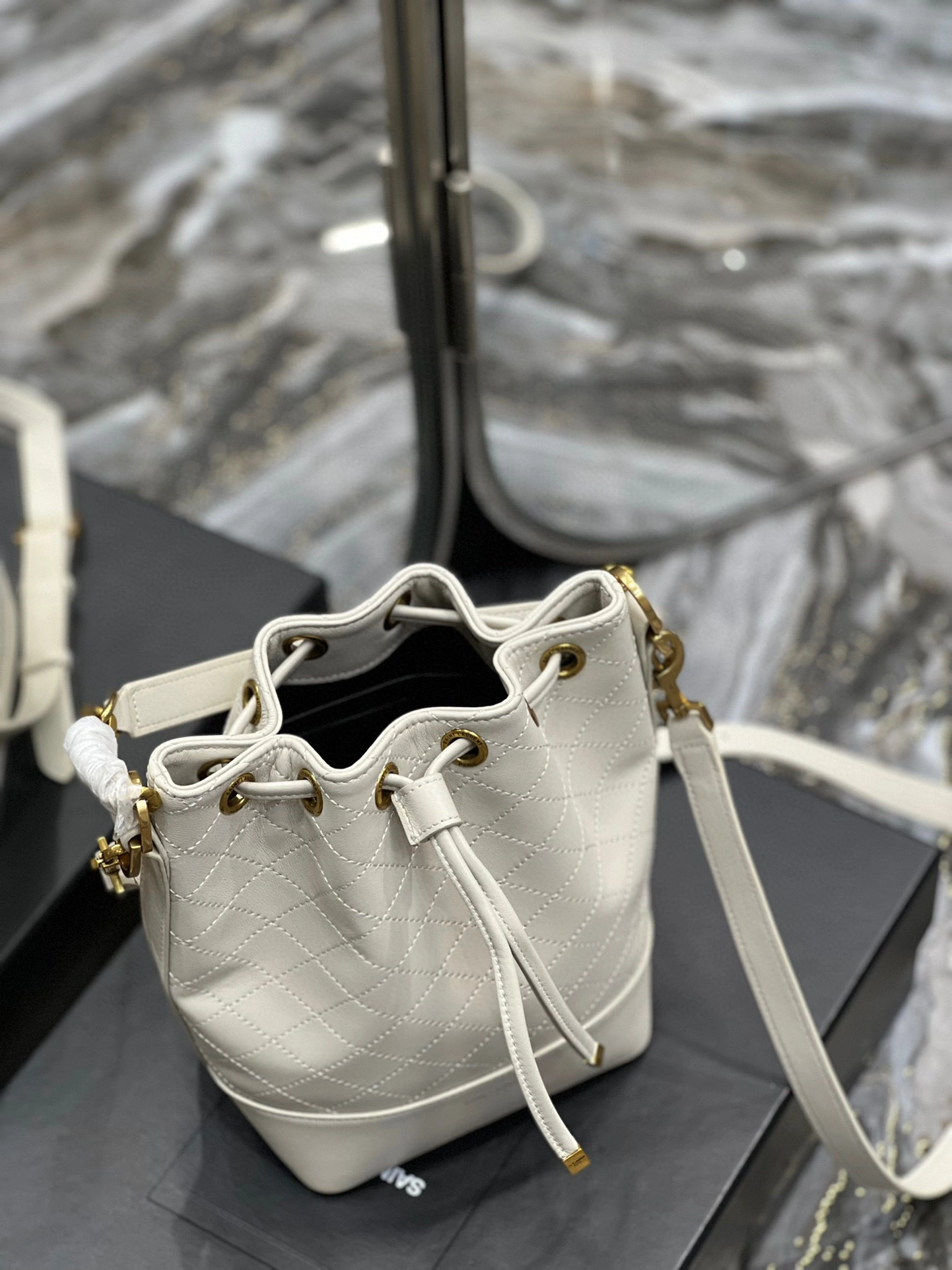 MOMO- high quality version 6976401EL079207 EMMANUELLE cowhide item：B-B000I0941C