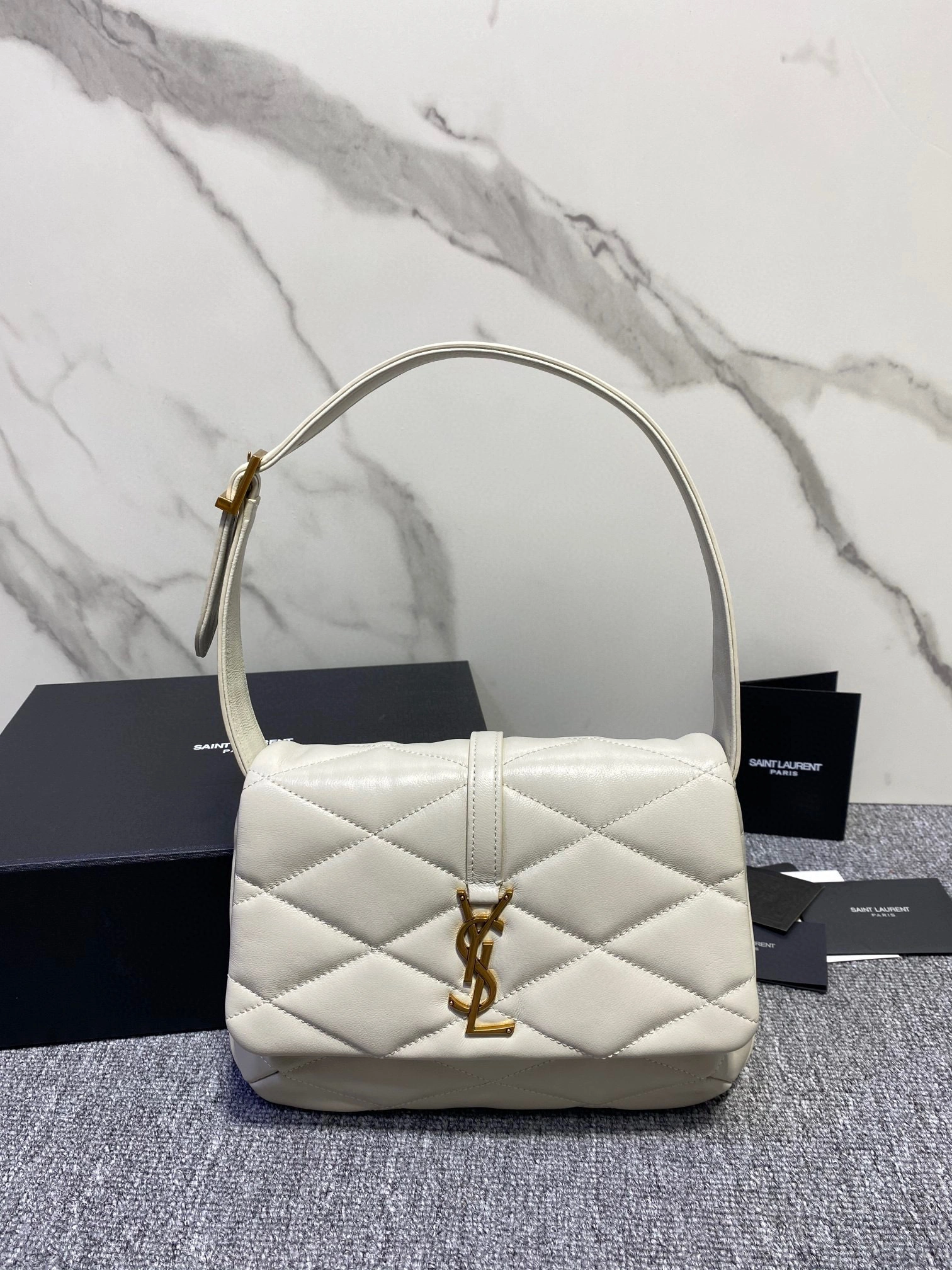 MOMO- high quality version 698567-AAAO-09207 lambskin item：B-B000G2912C
