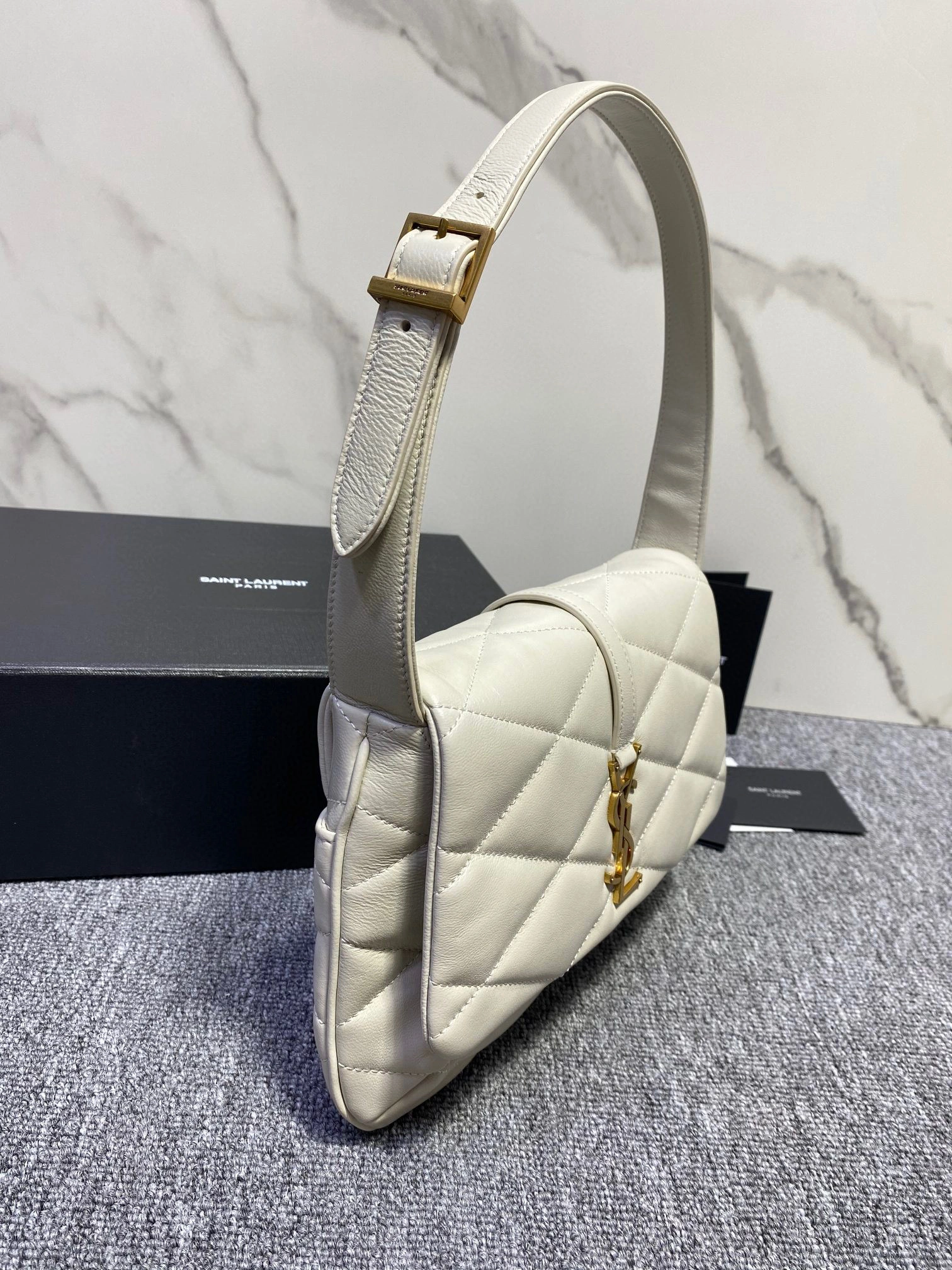 MOMO- high quality version 698567-AAAO-09207 lambskin item：B-B000G2912C