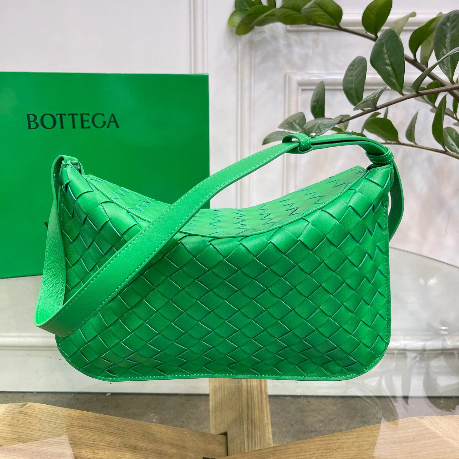 MOMO- high quality version 701046V1W913722 Flap sheephide item：B-B134k1402C