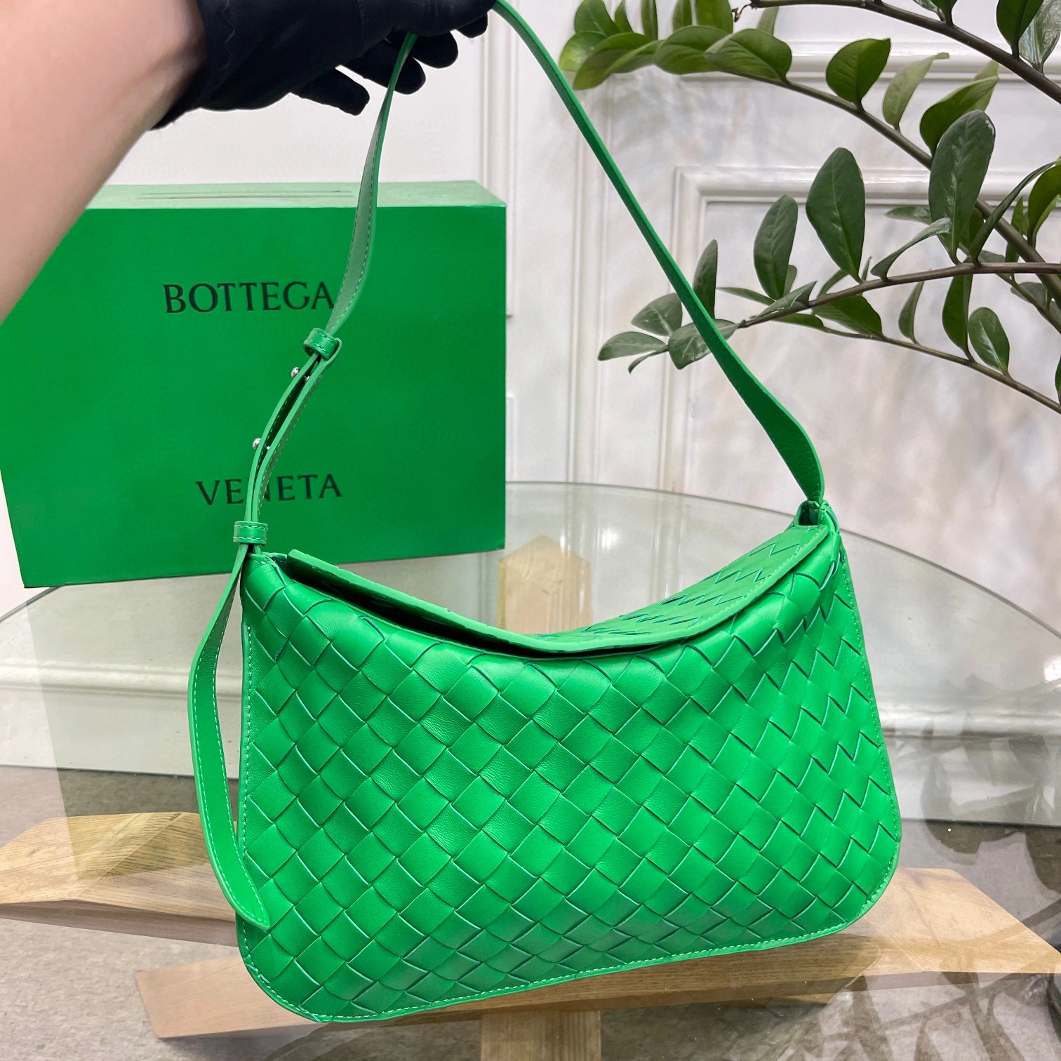 MOMO- high quality version 701046V1W913722 Flap sheephide item：B-B134k1402C
