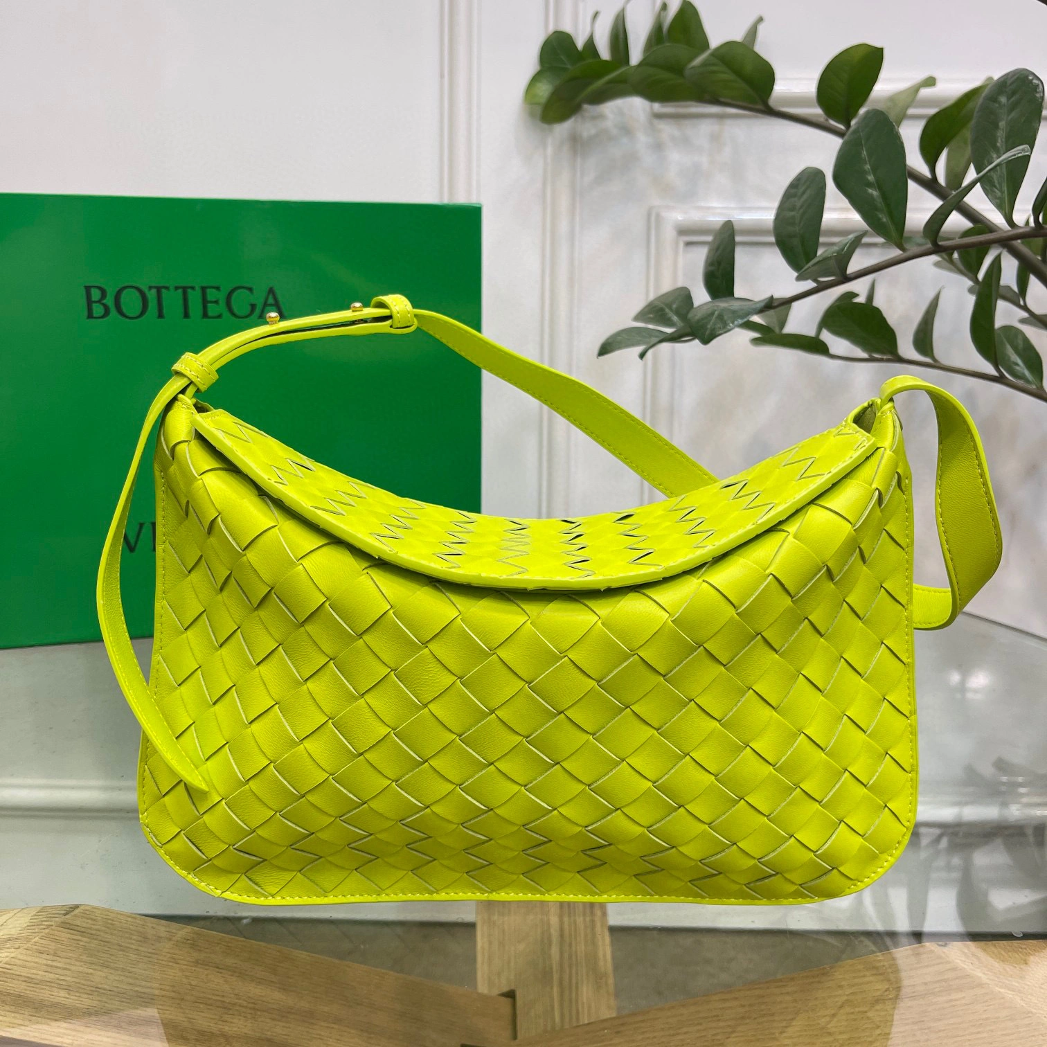 MOMO- high quality version 701046V1W917301 Flap sheephide item：B-B134K1403C