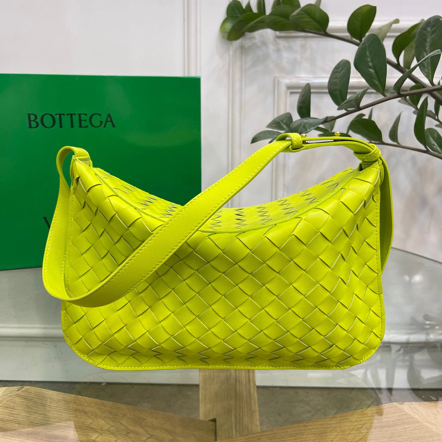 MOMO- high quality version 701046V1W917301 Flap sheephide item：B-B134K1403C