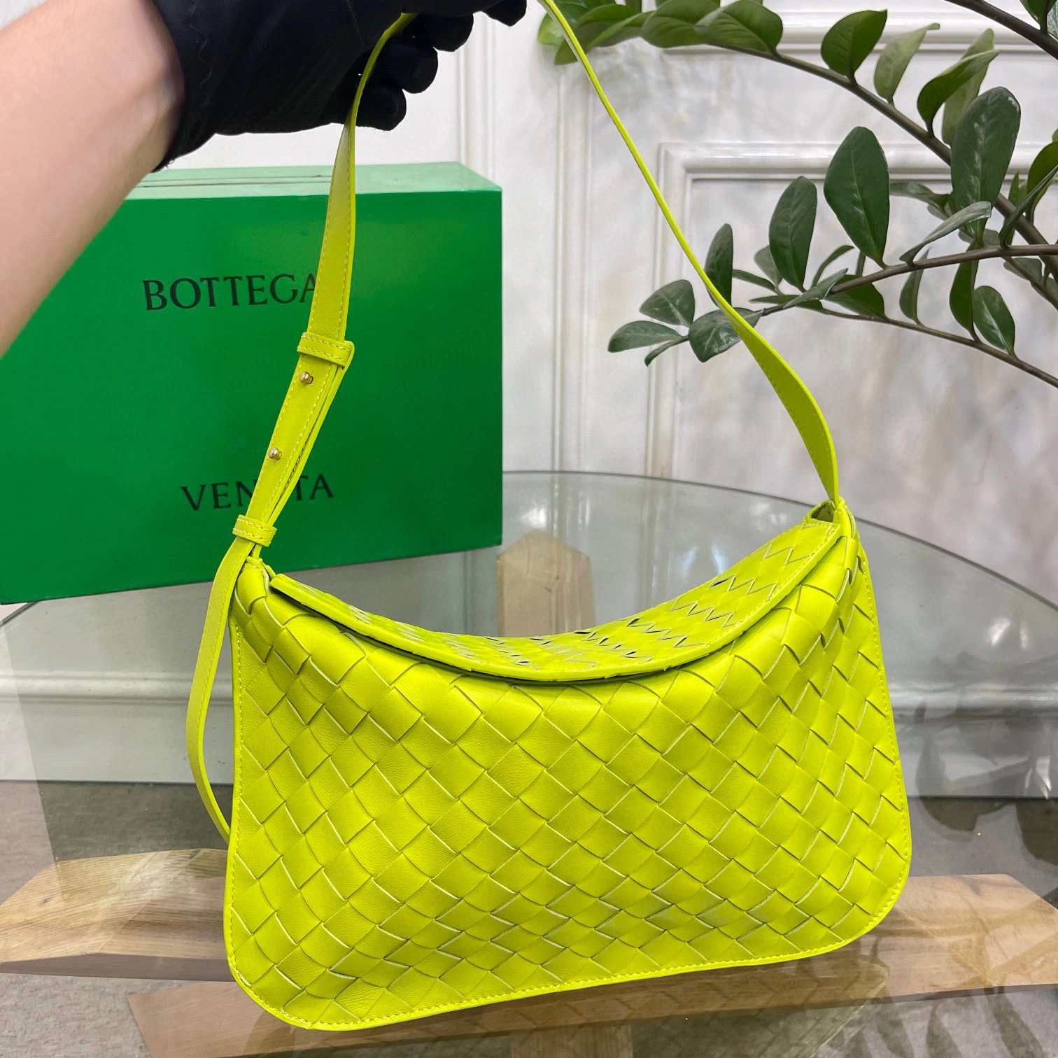 MOMO- high quality version 701046V1W917301 Flap sheephide item：B-B134K1403C