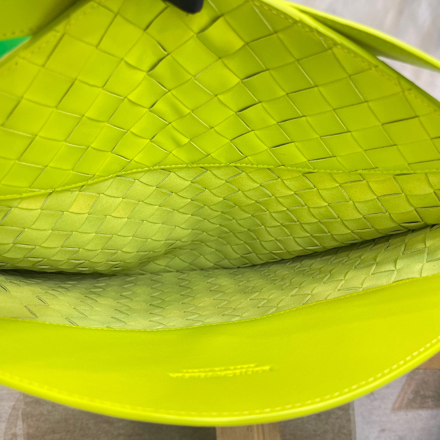 MOMO- high quality version 701046V1W917301 Flap sheephide item：B-B134K1403C