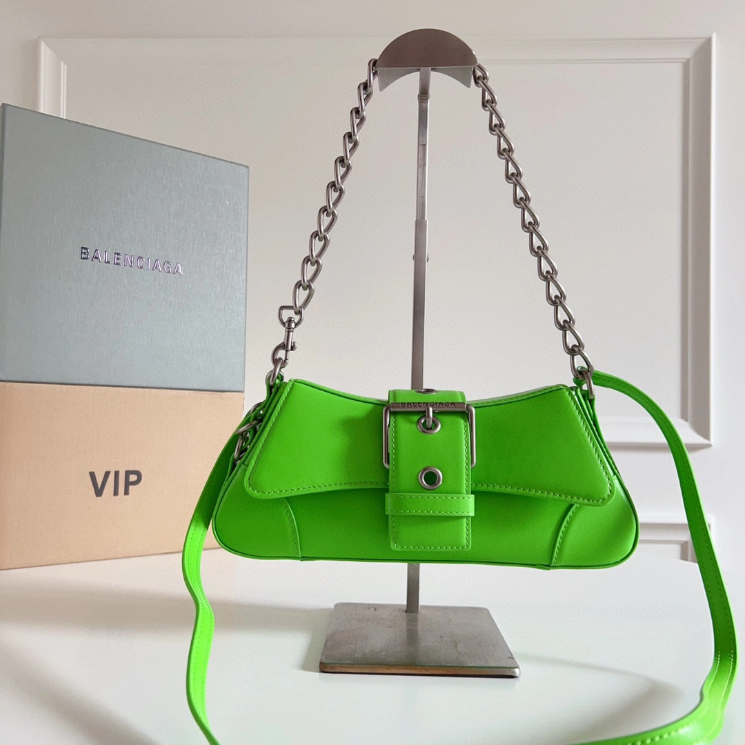 MOMO- high quality version 701141210B63817 lindsay item：B-B000K0813C