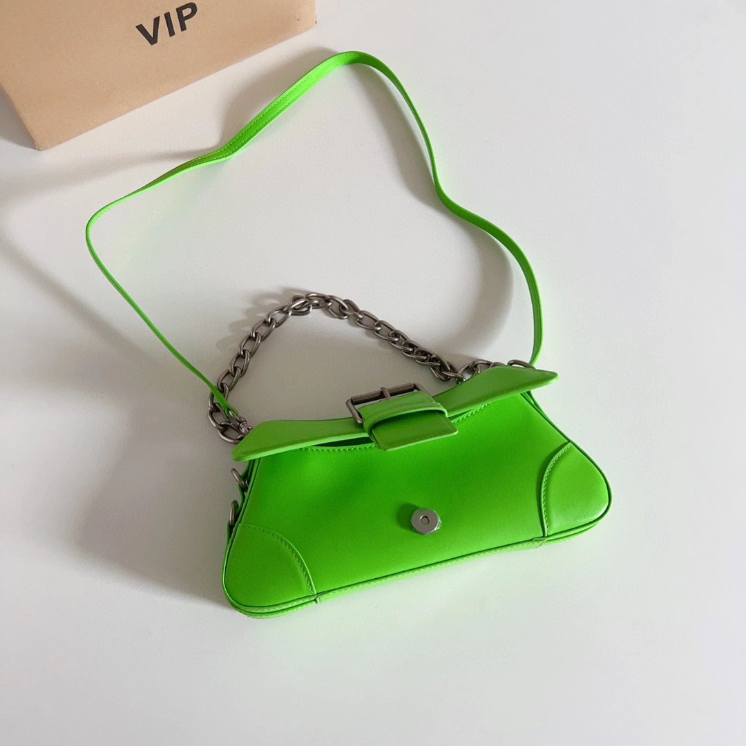 MOMO- high quality version 701141210B63817 lindsay item：B-B000K0813C