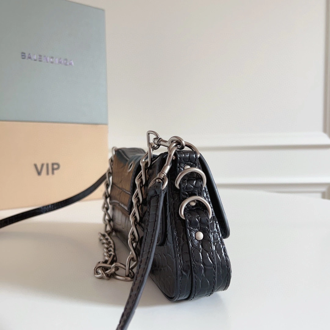 MOMO- high quality version 701141210C91000 lindsay item：B-B000K0811C