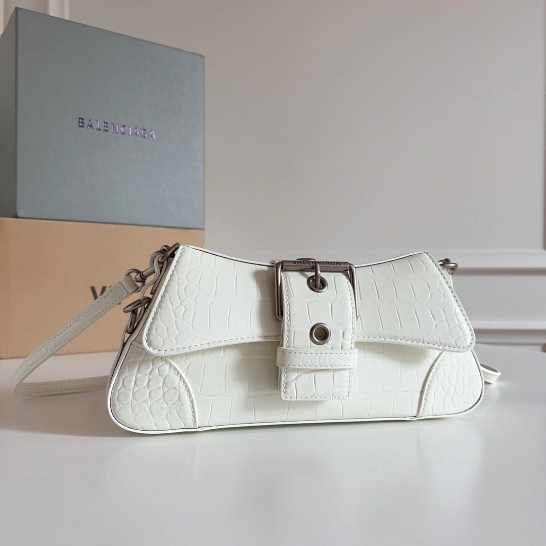 MOMO- high quality version 701141210C99001 Lindsay item：B-B000K0810C