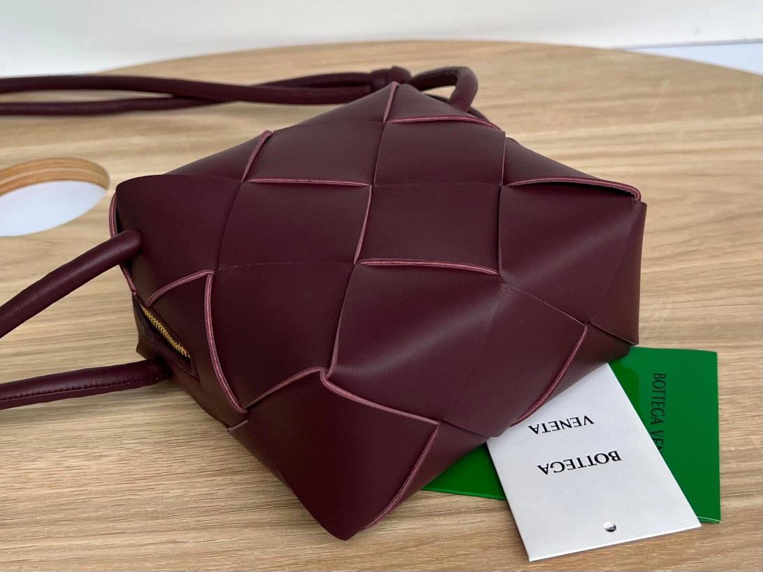 MOMO- high quality version 701915VCQC26208 Cassette sheephide item：B-B063I0721C