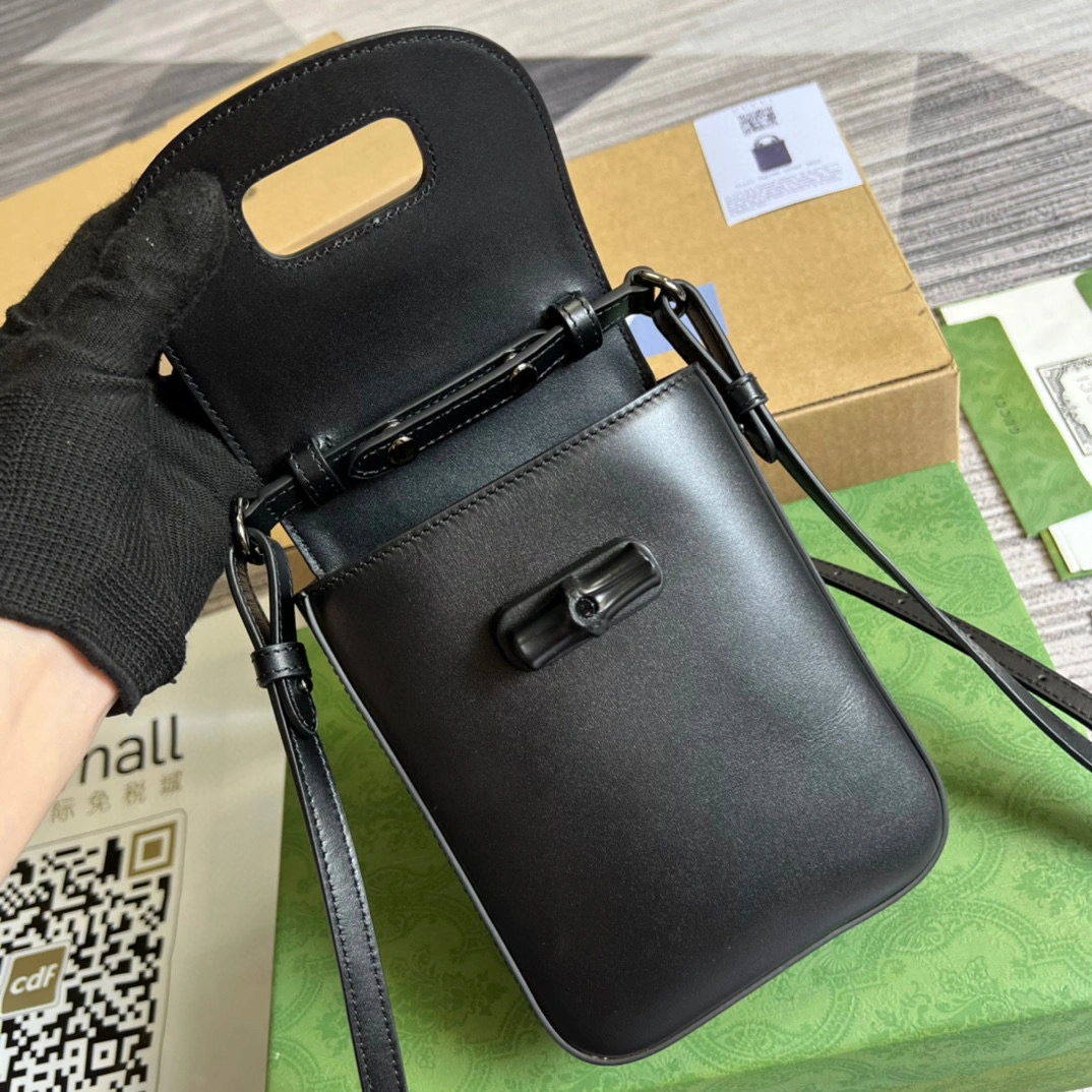 MOMO- high quality version 702106-UZY0P-1000 item：C-B000A1220C