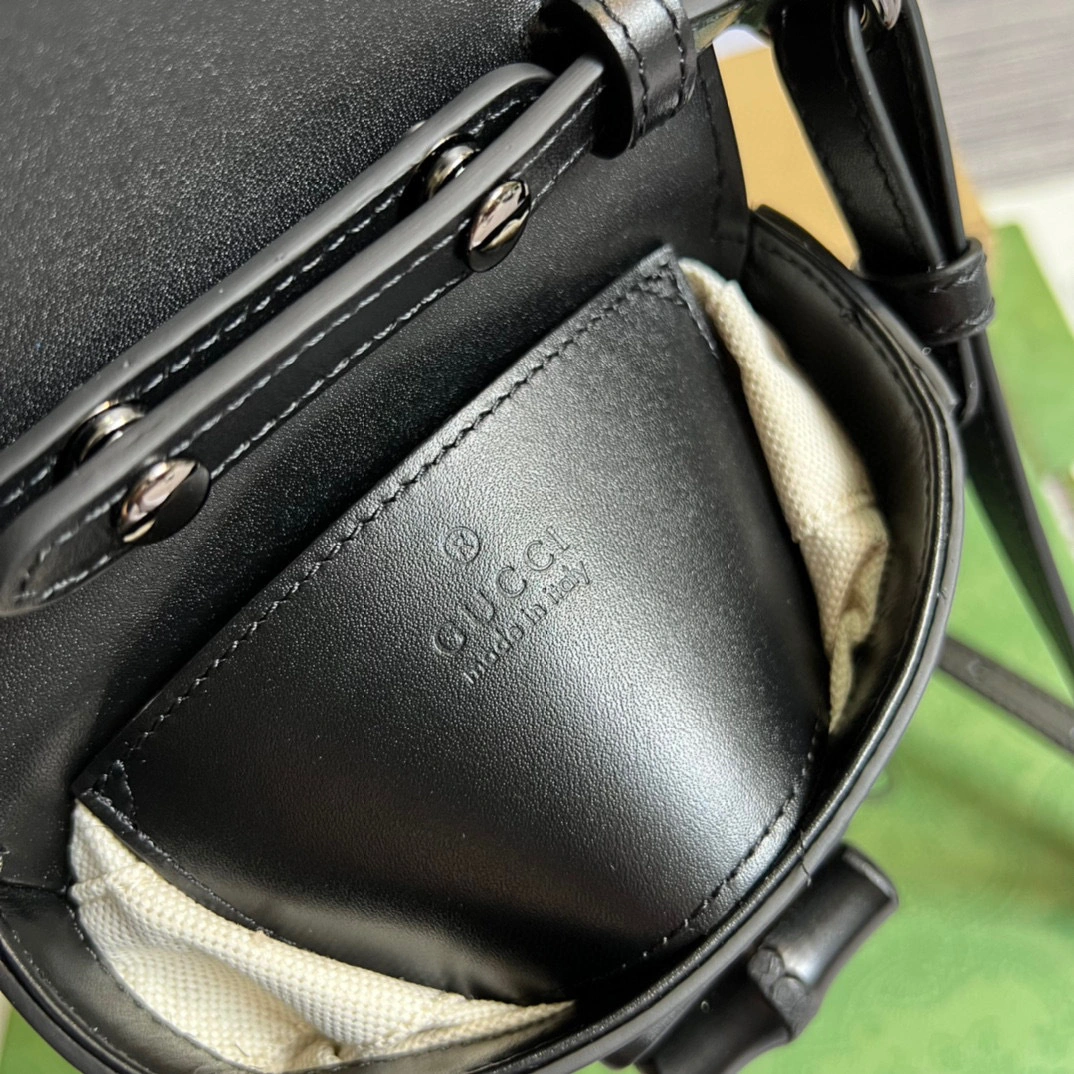 MOMO- high quality version 702106-UZY0P-1000 item：C-B000A1220C