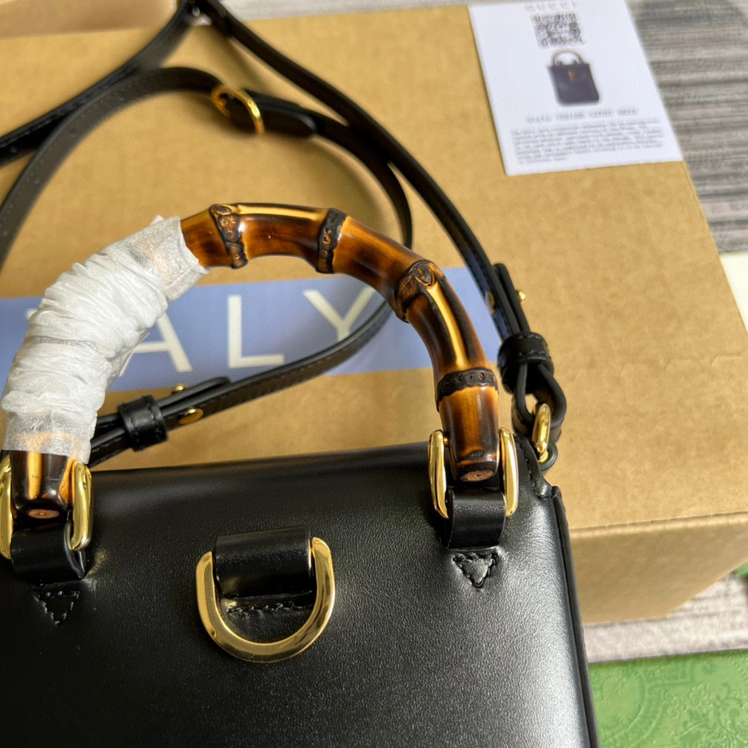 MOMO- high quality version 702106-UZY0T-1000 item：C-B000A1215C