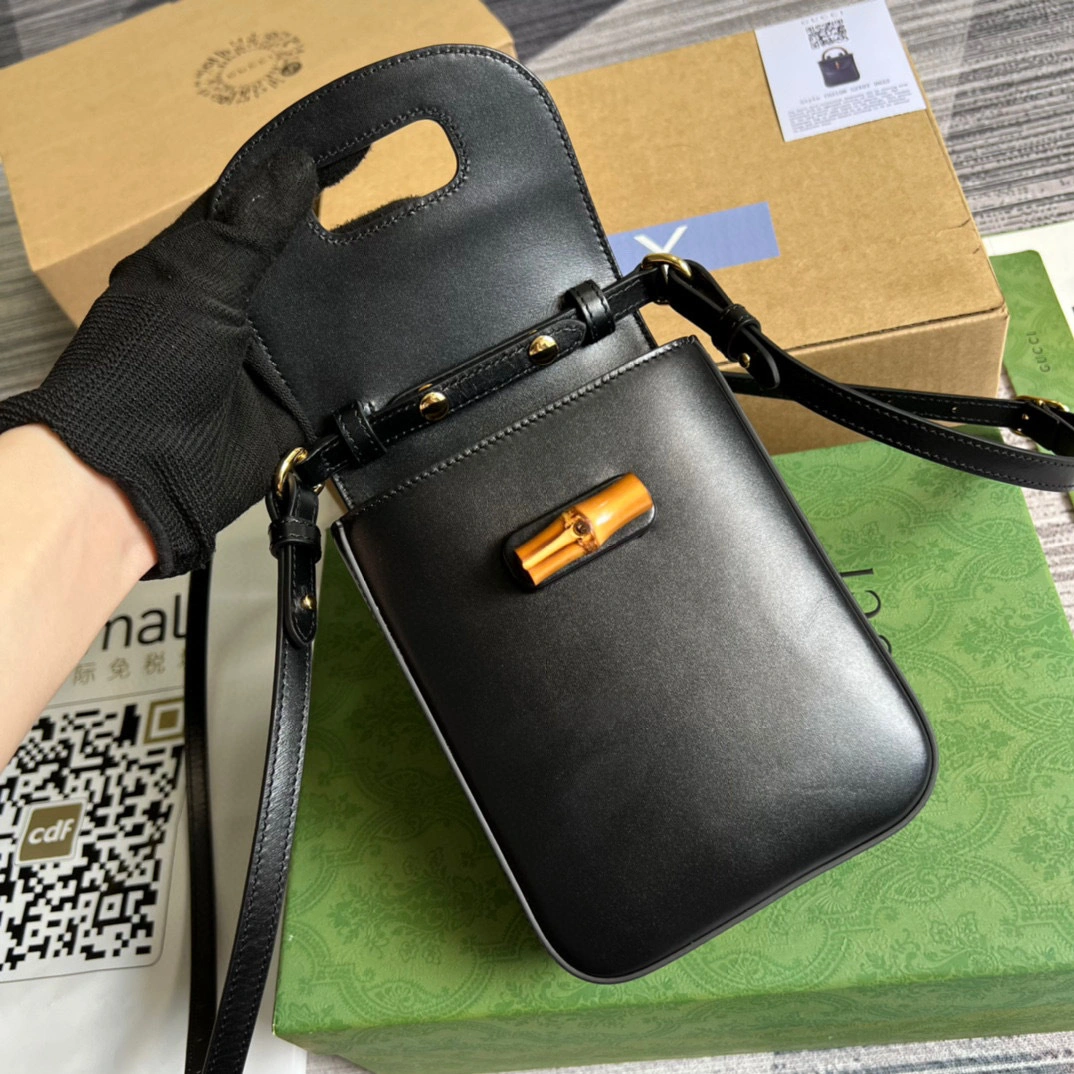 MOMO- high quality version 702106-UZY0T-1000 item：C-B000A1215C