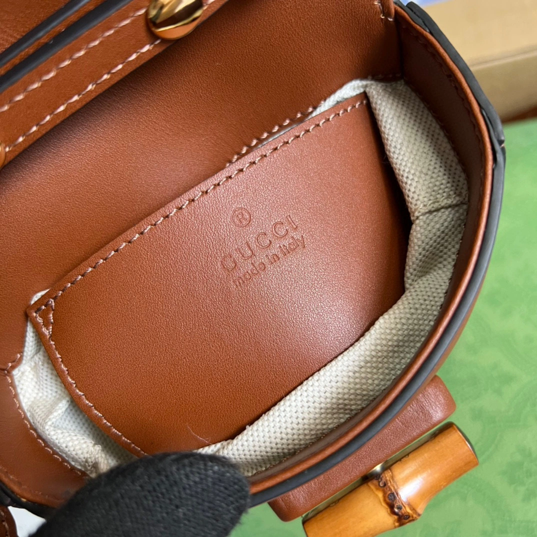 MOMO- high quality version 702106-UZY0T-2535 item：C-B000A1218C