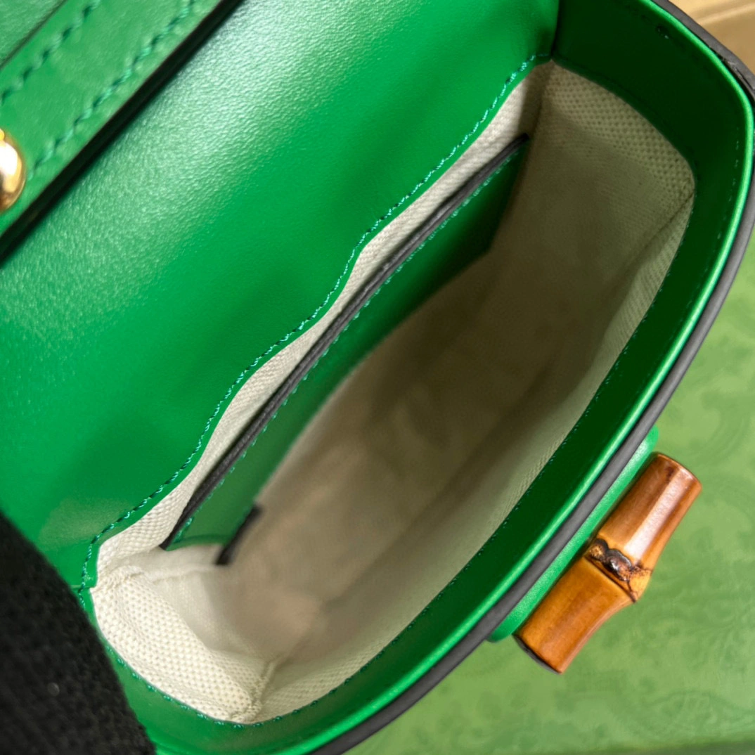 MOMO- high quality version 702106-UZY0T-3219 item：C-B000A1219C