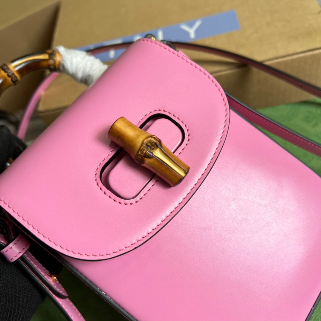 MOMO- high quality version 702106-UZY0T-5814 item：C-B000A1216C