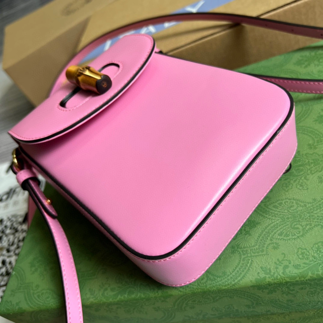 MOMO- high quality version 702106-UZY0T-5814 item：C-B000A1216C
