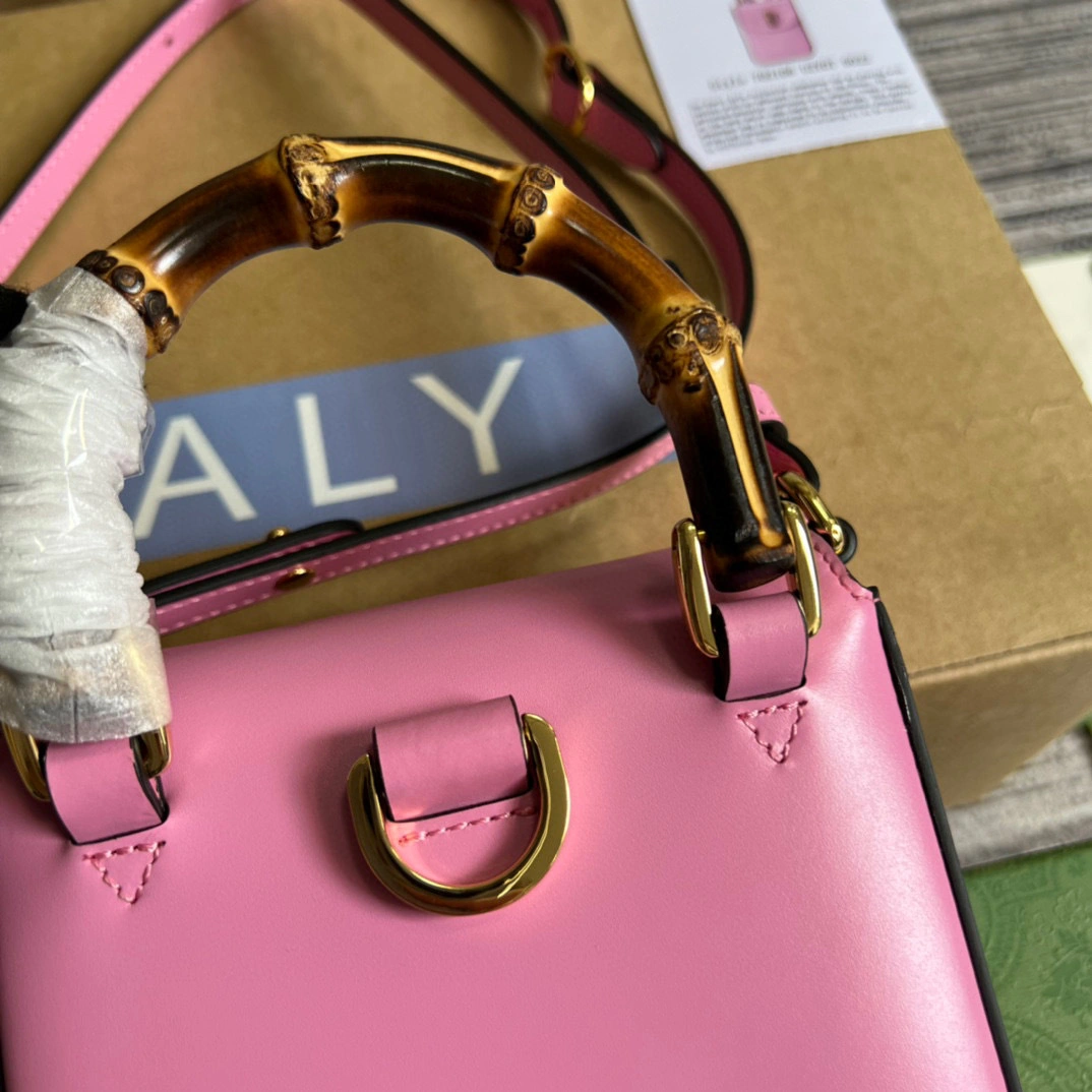 MOMO- high quality version 702106-UZY0T-5814 item：C-B000A1216C