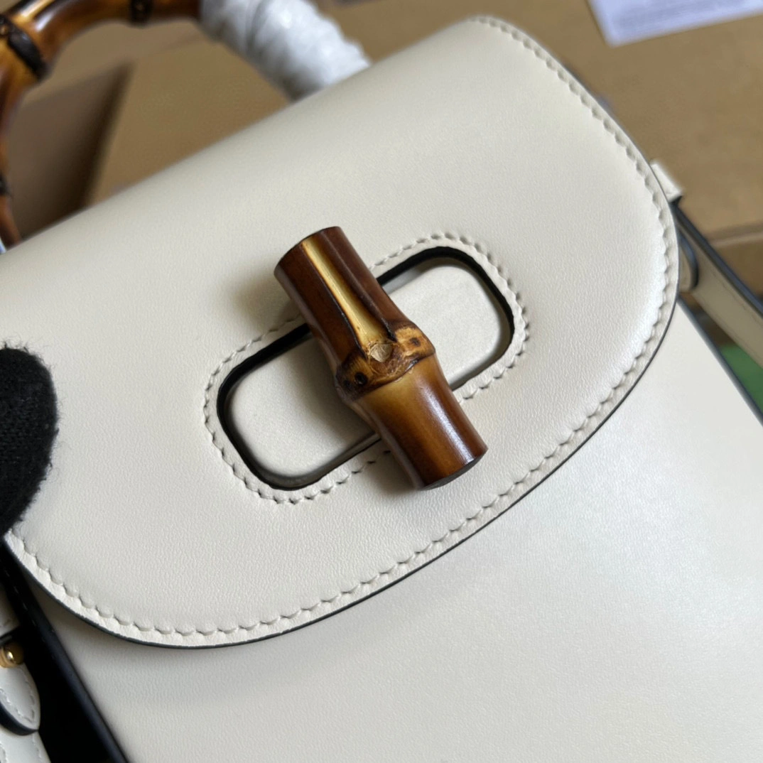 MOMO- high quality version 702106-UZY0T-9022 item：C-B000A1217C