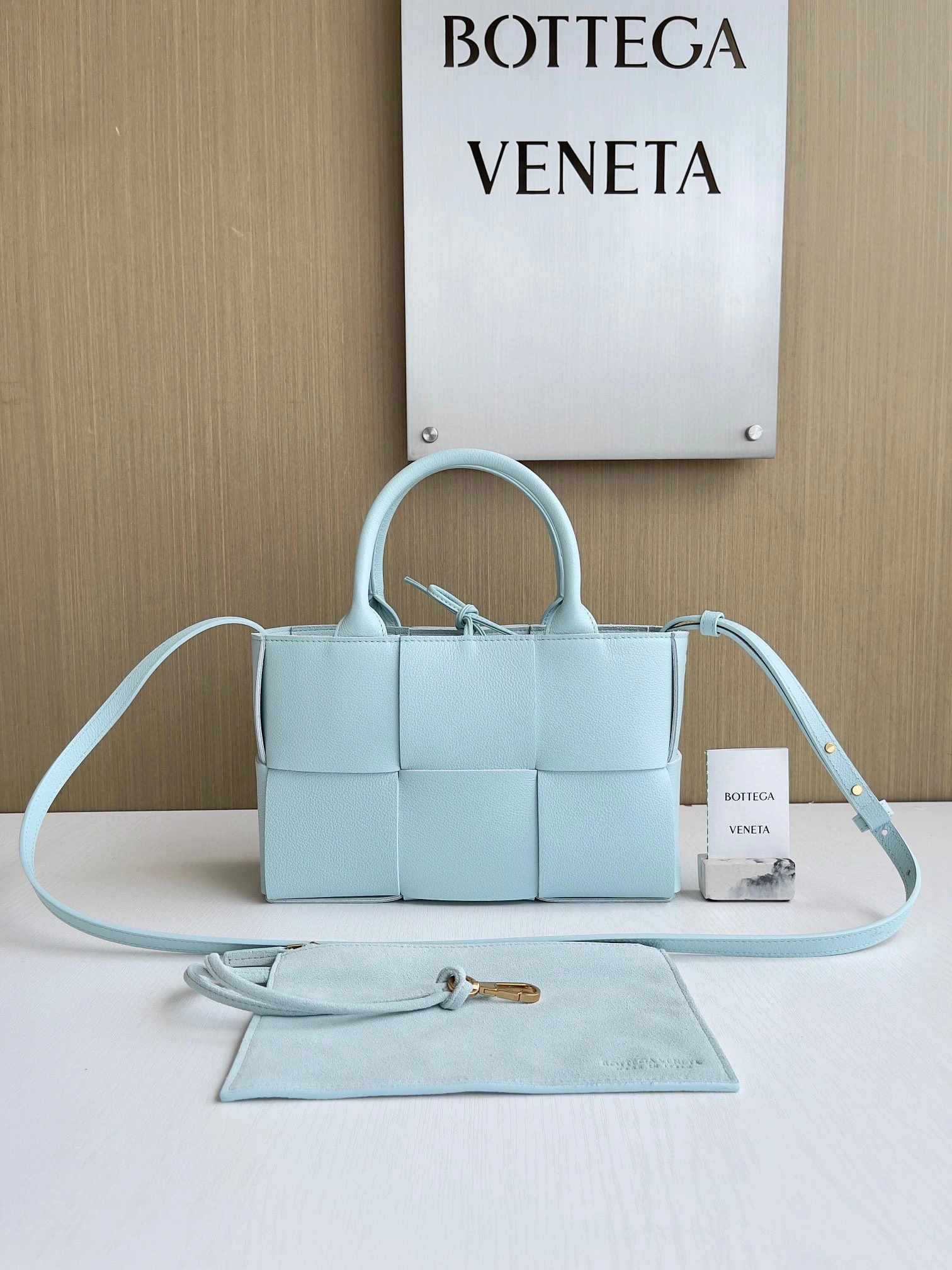MOMO- high quality version 709337VCP113915 item：B-B563J1605C