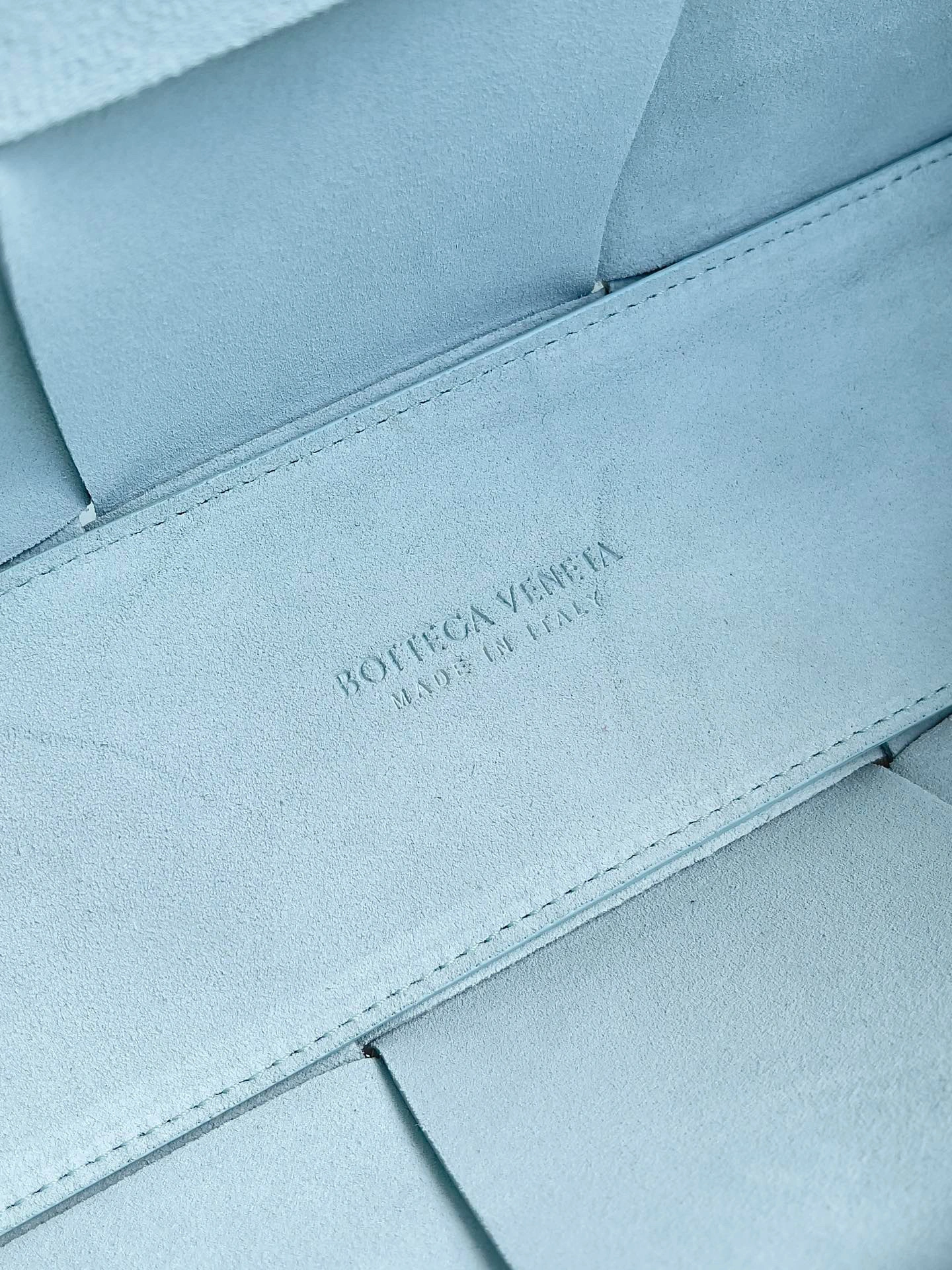 MOMO- high quality version 709337VCP113915 item：B-B563J1605C