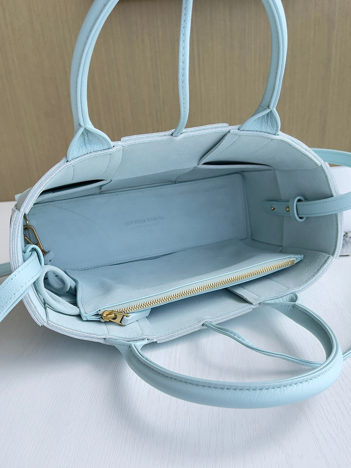 MOMO- high quality version 709337VCP113915 item：B-B563J1605C