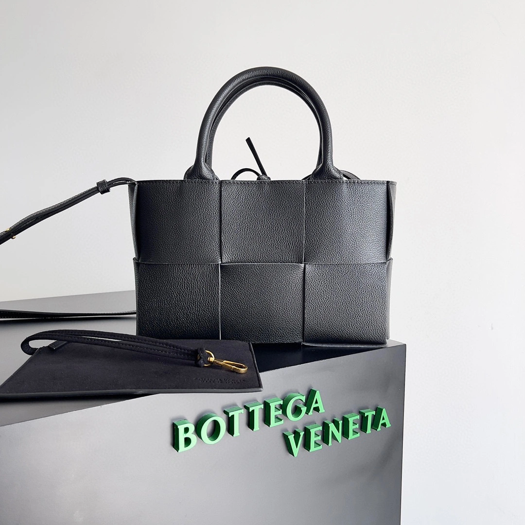 MOMO- high quality version 709337VCP118425 Tote item：B-B063J1601C