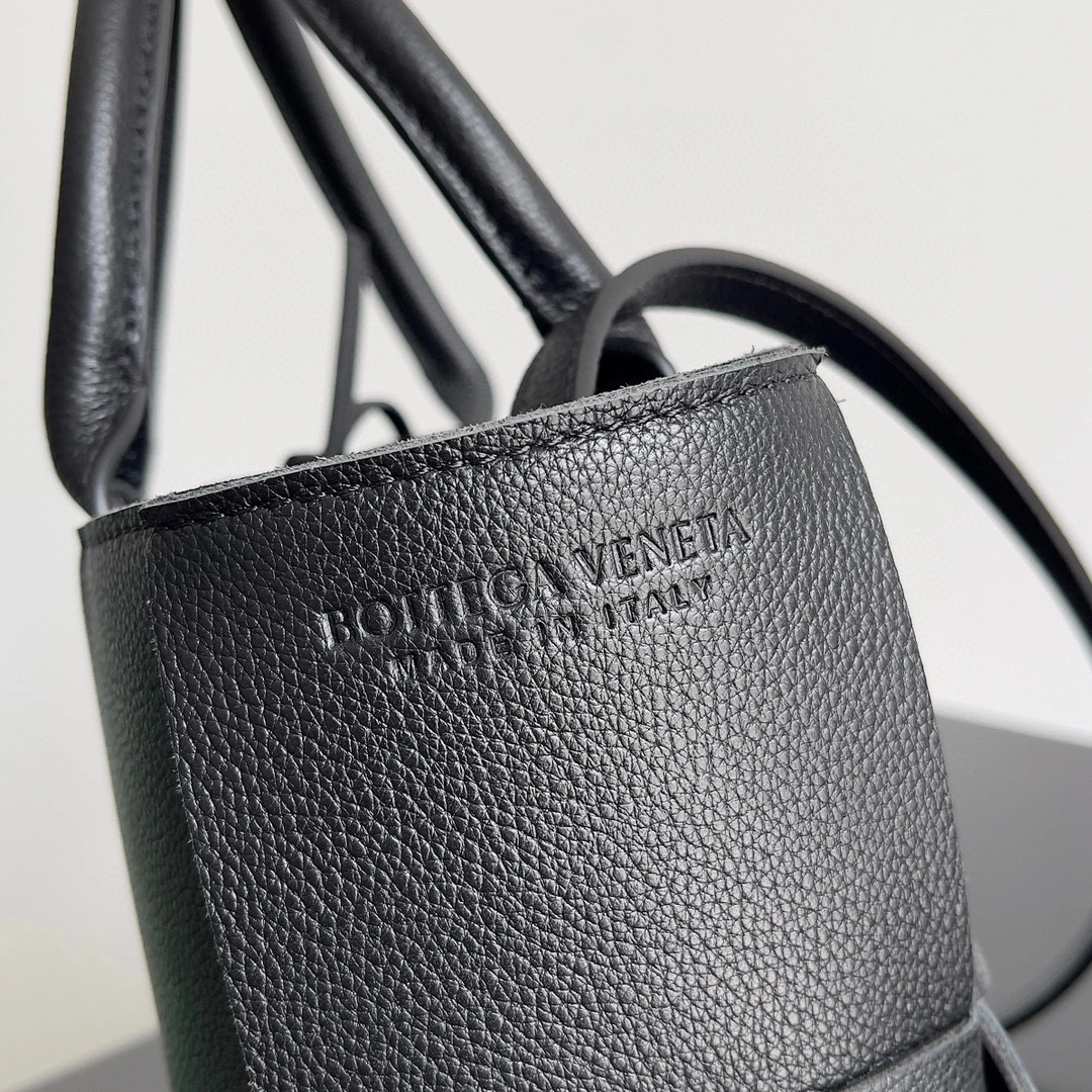 MOMO- high quality version 709337VCP118425 Tote item：B-B063J1601C