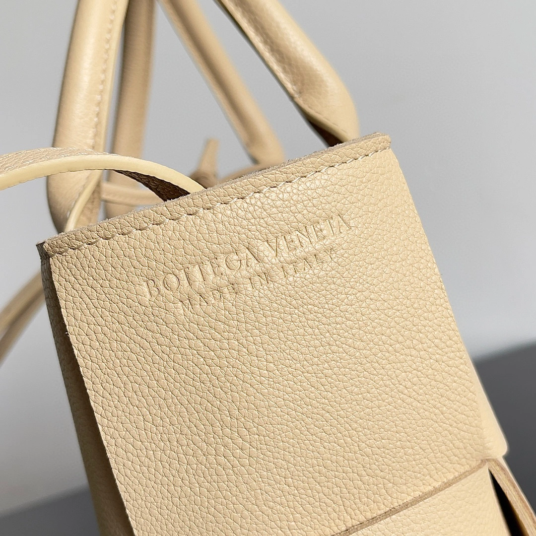 MOMO- high quality version 709337VCP119776 Tote item：B-B598J1604C