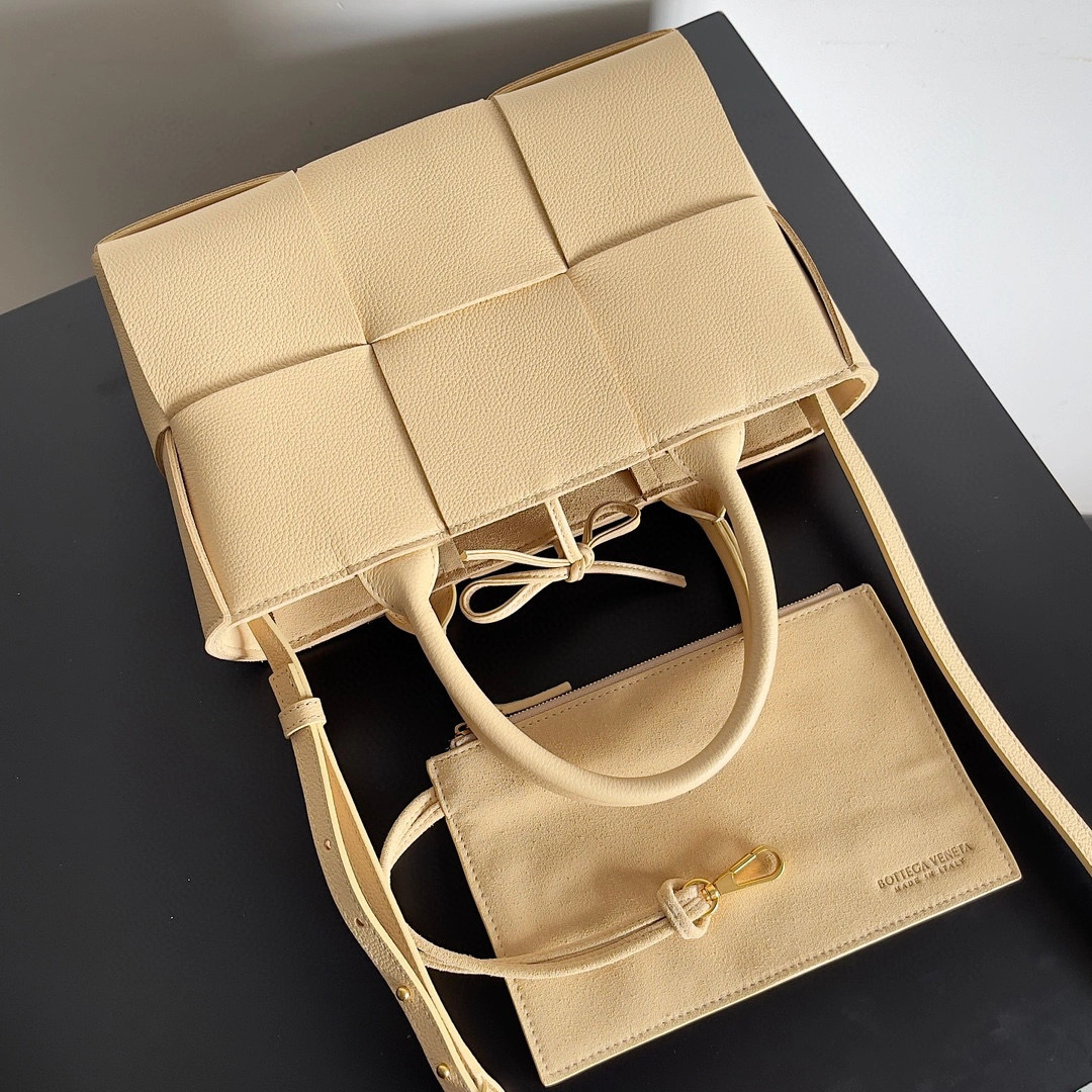 MOMO- high quality version 709337VCP119776 Tote item：B-B598J1604C