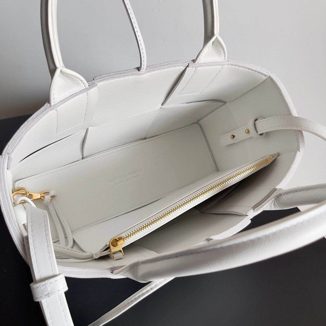 &MOMO- high quality version 709337VCQC29009 Tote item：B-B598J1603C