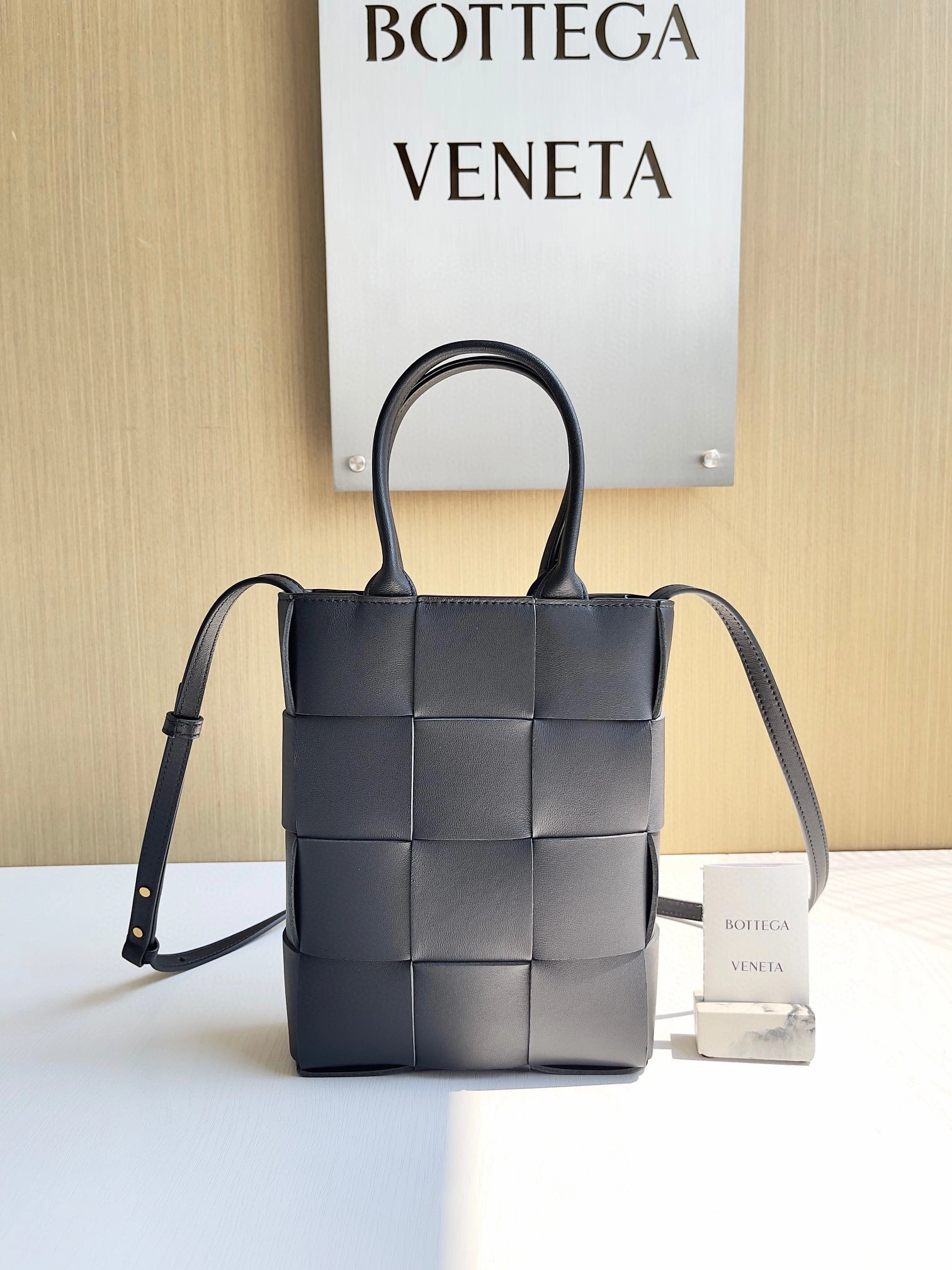 MOMO- high quality version 709341VMAY18425 mini item：B-B063H2423C