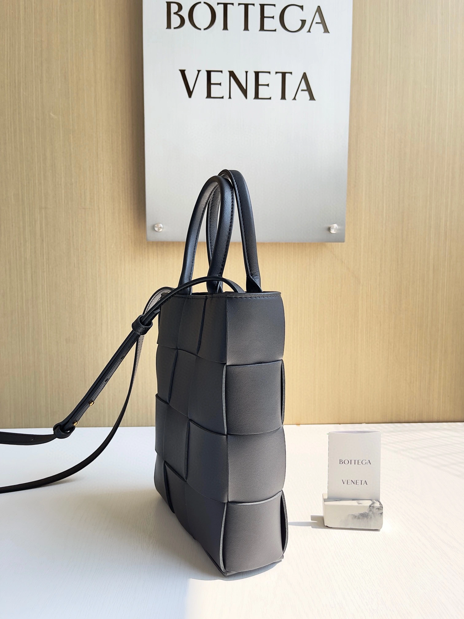 MOMO- high quality version 709341VMAY18425 mini item：B-B063H2423C