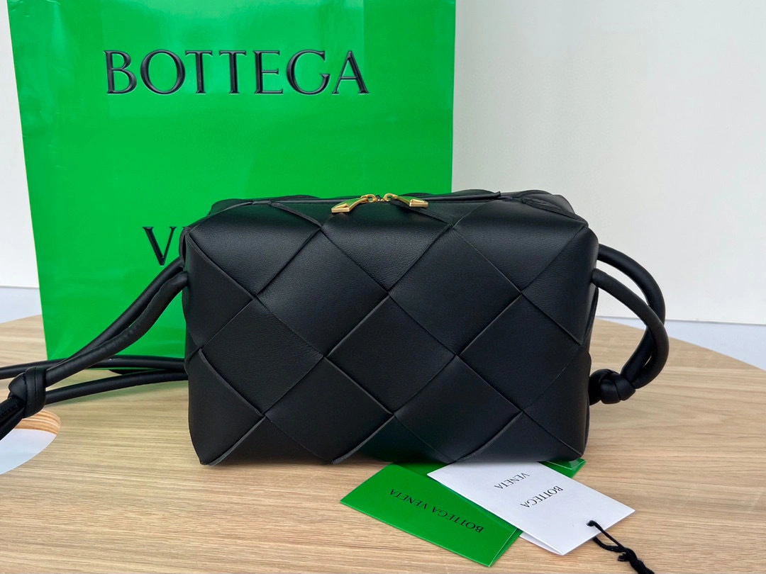 MOMO- high quality version 709417VCQC28425 Cassette sheephide item：B-B063I0720C