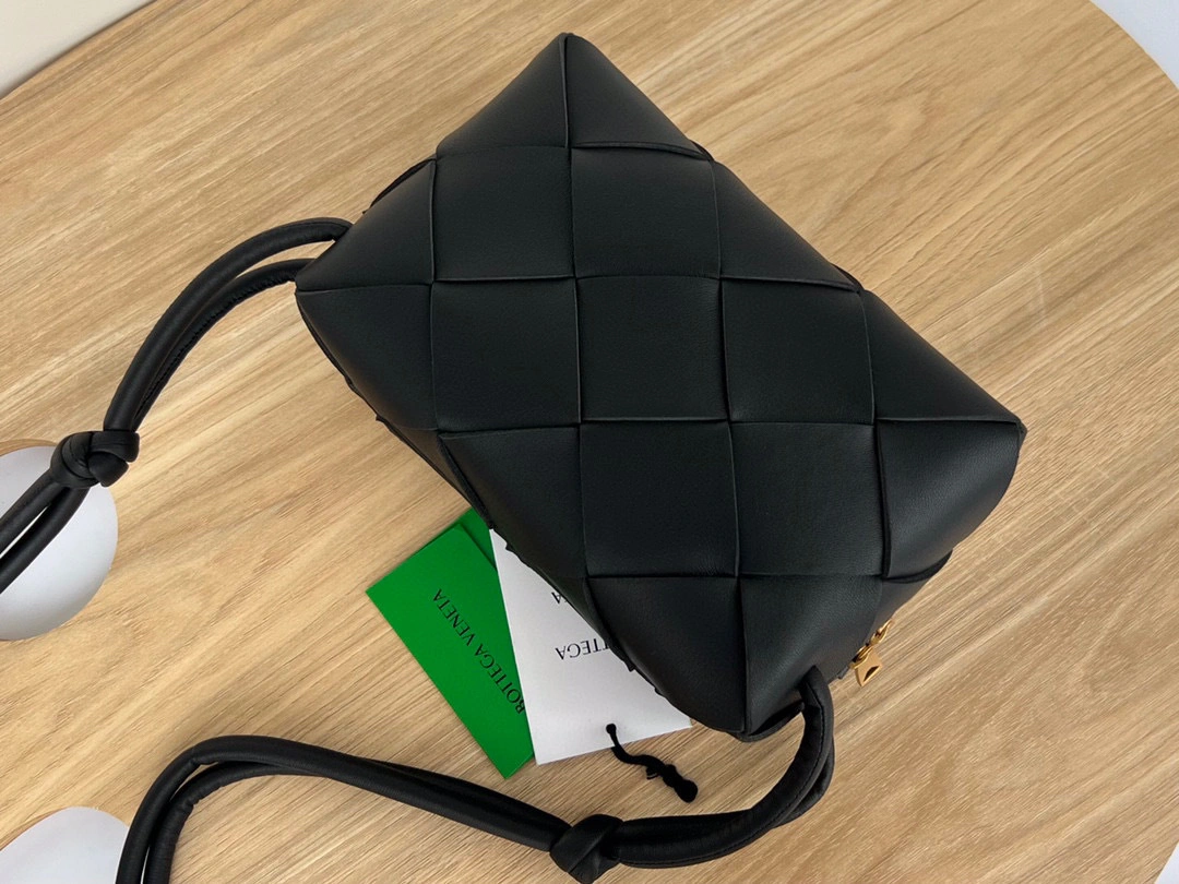 MOMO- high quality version 709417VCQC28425 Cassette sheephide item：B-B063I0720C