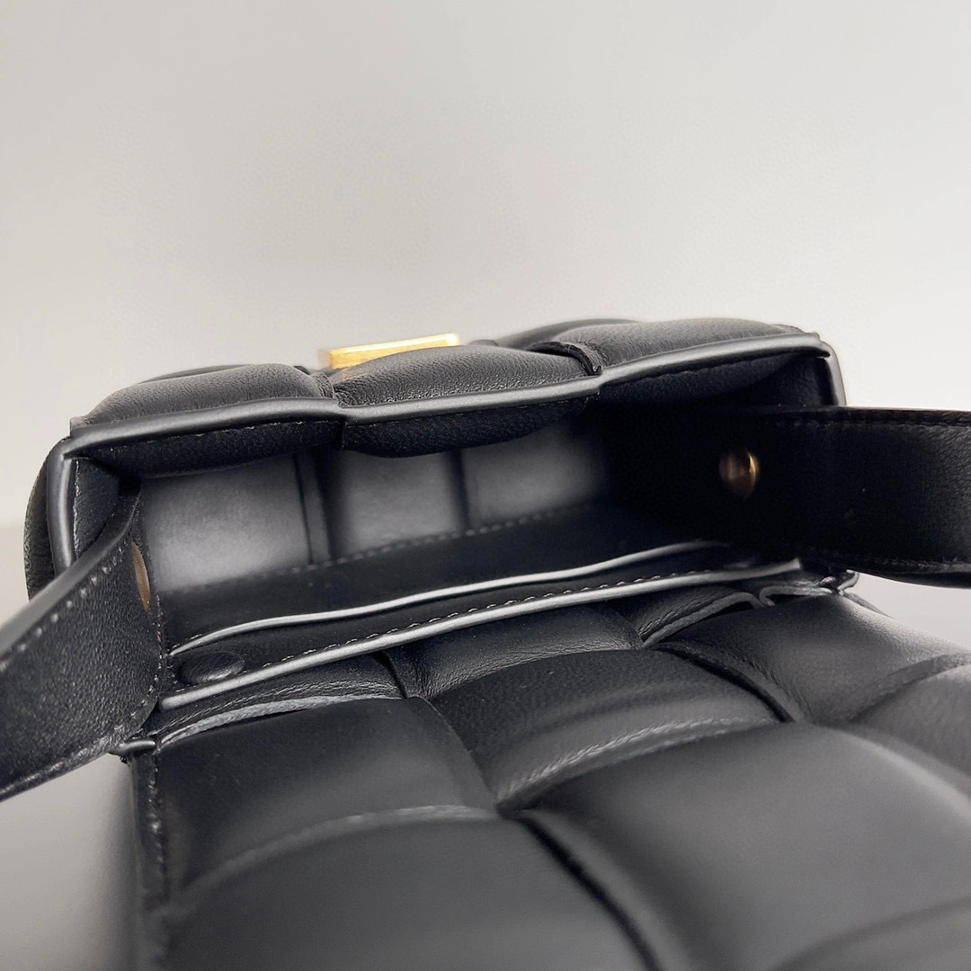 MOMO- high quality version 716648VQCR18425 padded mini cassette item：B-B063J1619C