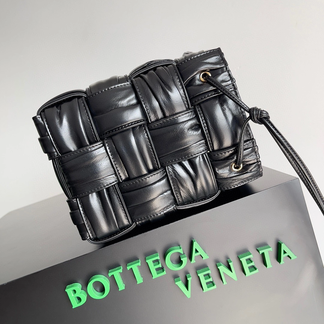 MOMO- high quality version 717187V2FY38425 item：B-B598J1620C