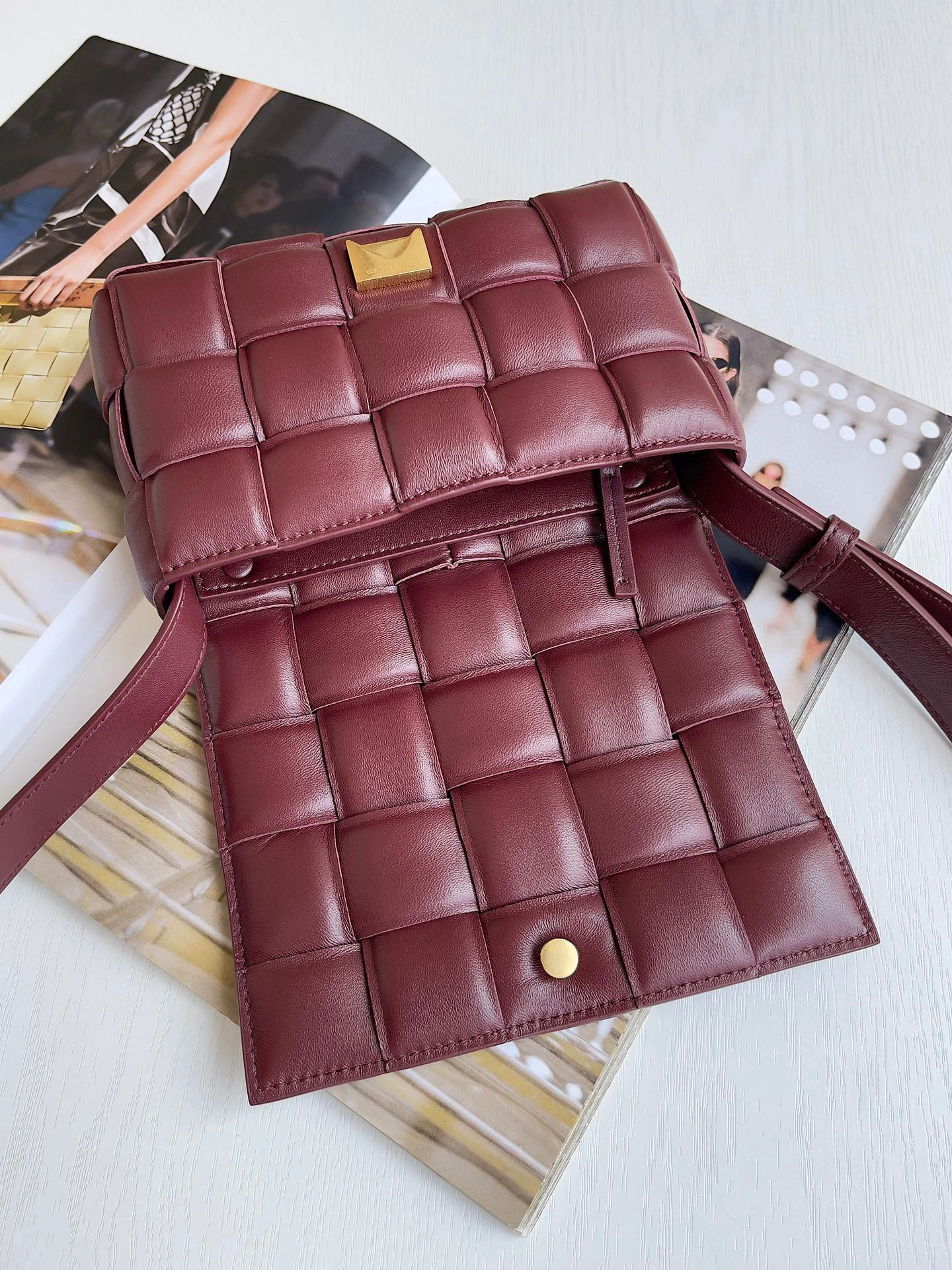 MOMO- high quality version 717506VCQR12247 Padded Cassette item：B-B063J2217C