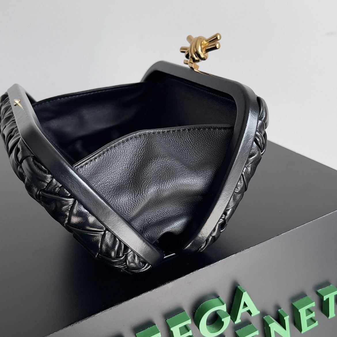 MOMO- high quality version 717622V2H411019 Knot item：C-B063C2203C