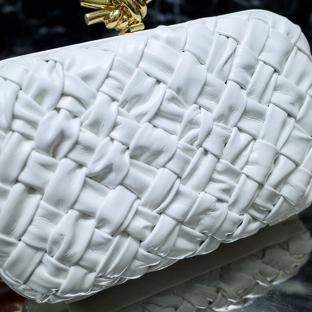 MOMO- high quality version 717622V2H419233 Knot item：C-B063C2120C