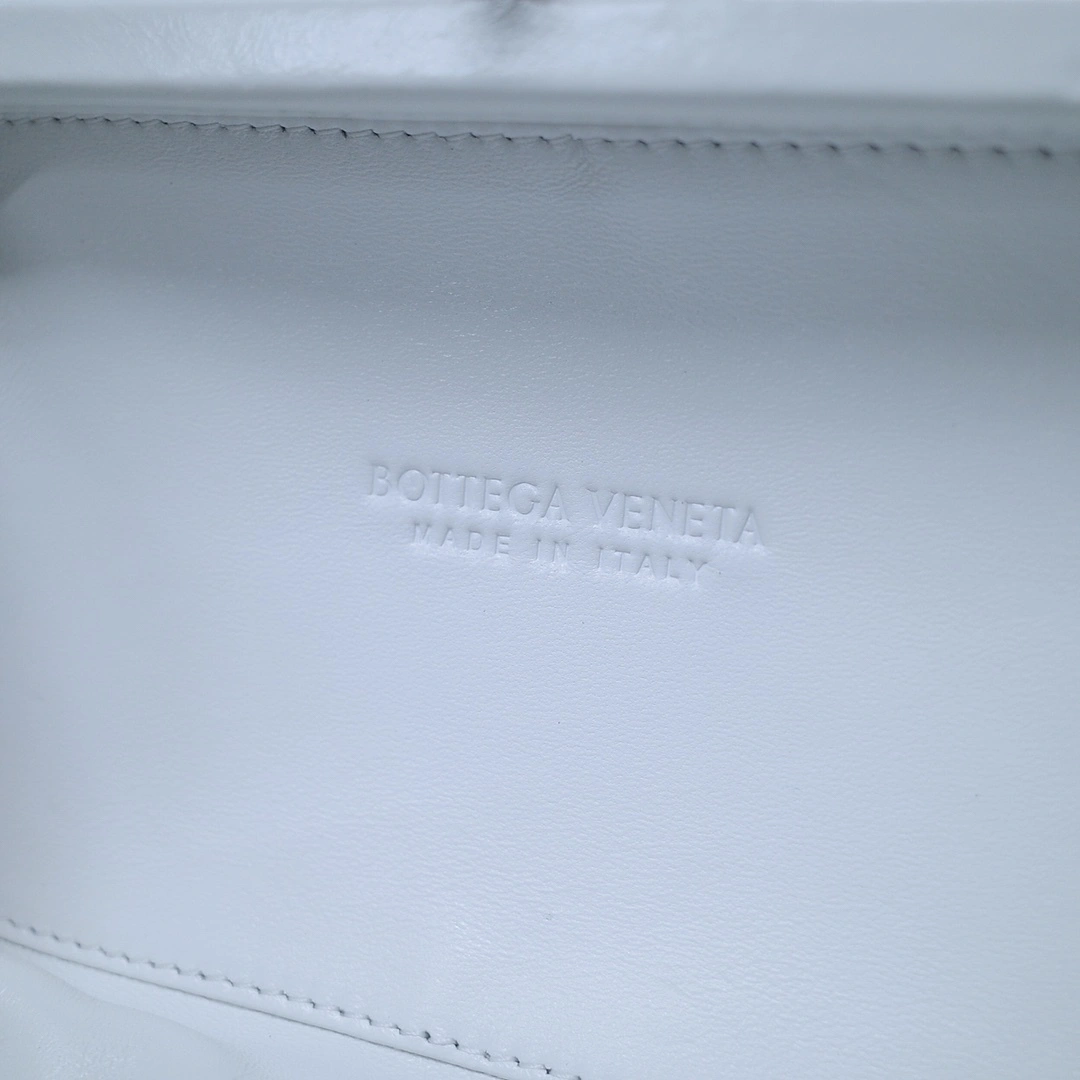 MOMO- high quality version 717622V2H419233 Knot item：C-B063C2120C