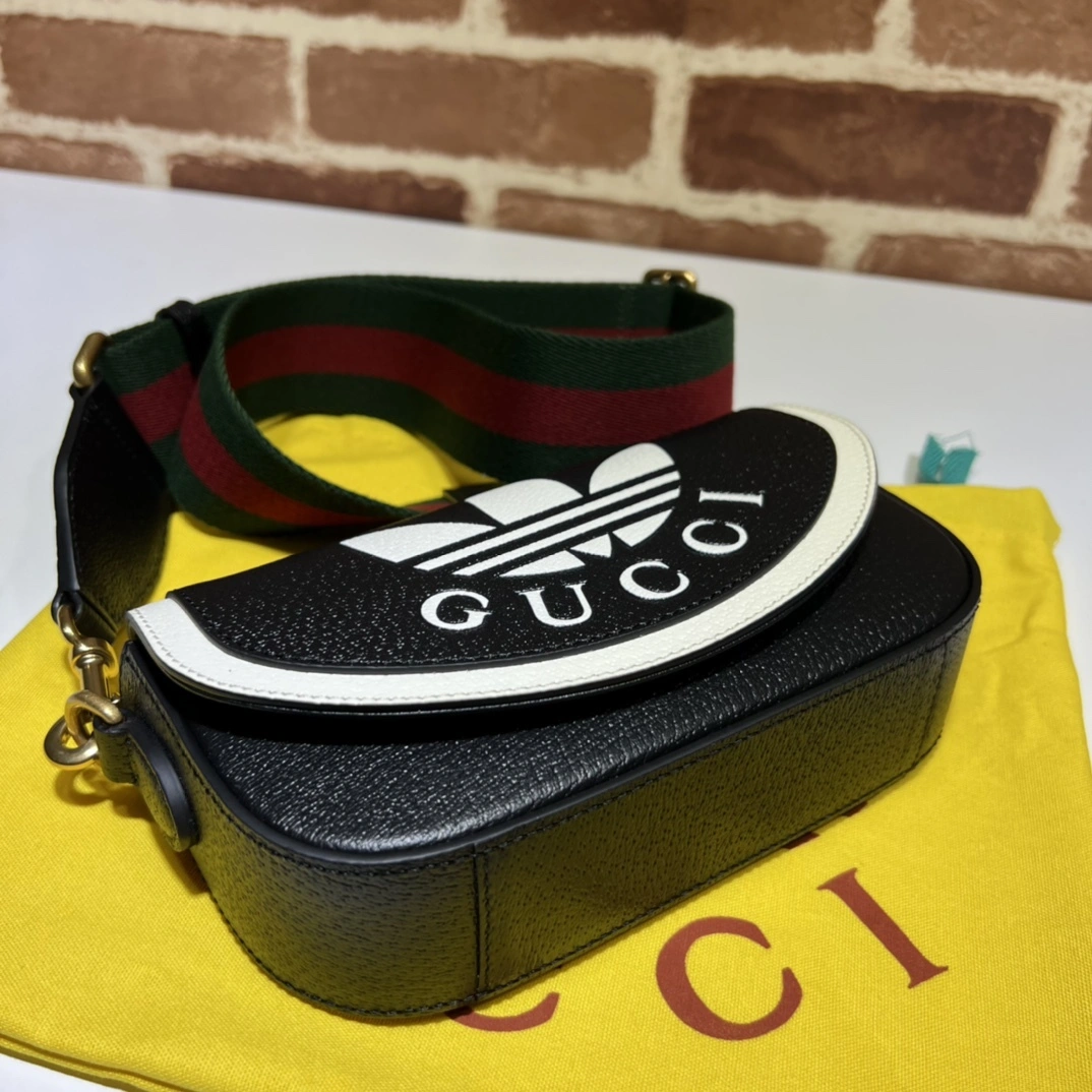 MOMO- high quality version 727791-AAA8H-1172 item：C-B063C2829C