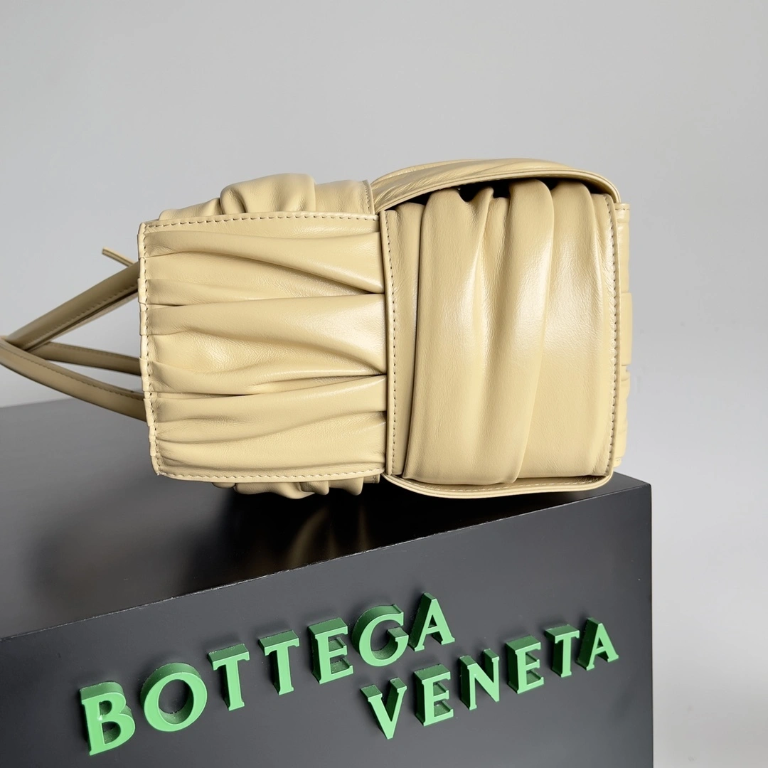 MOMO- high quality version 729043V2FY19796 Tote item：C-B063B1323C
