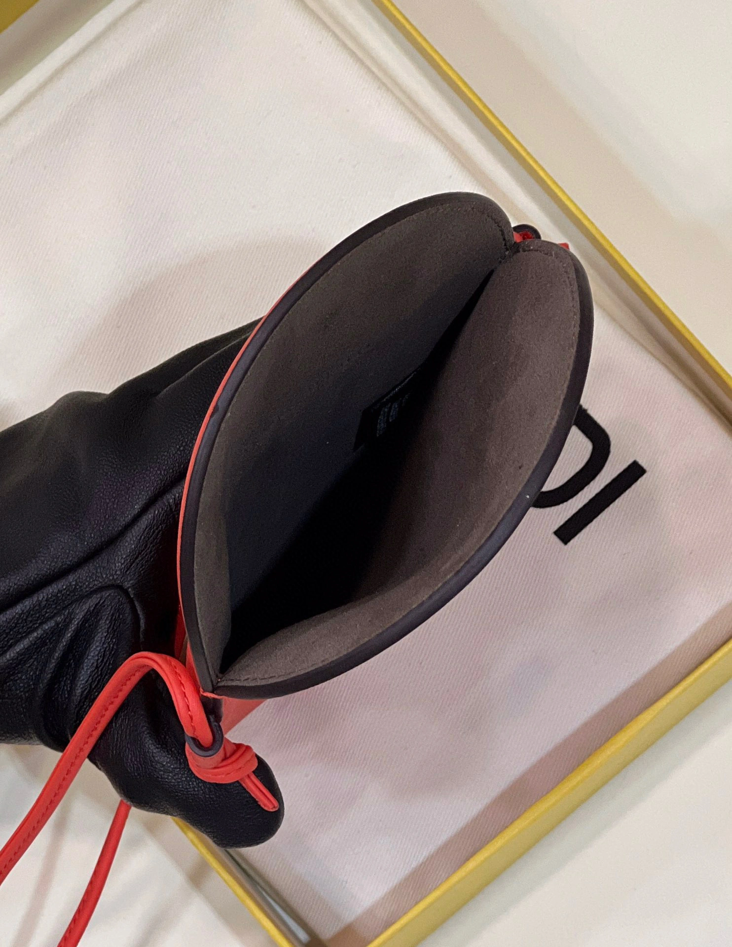 MOMO- high quality version 7AS055-AHSB-F0C3Q cowhide item：B-B598J1721C