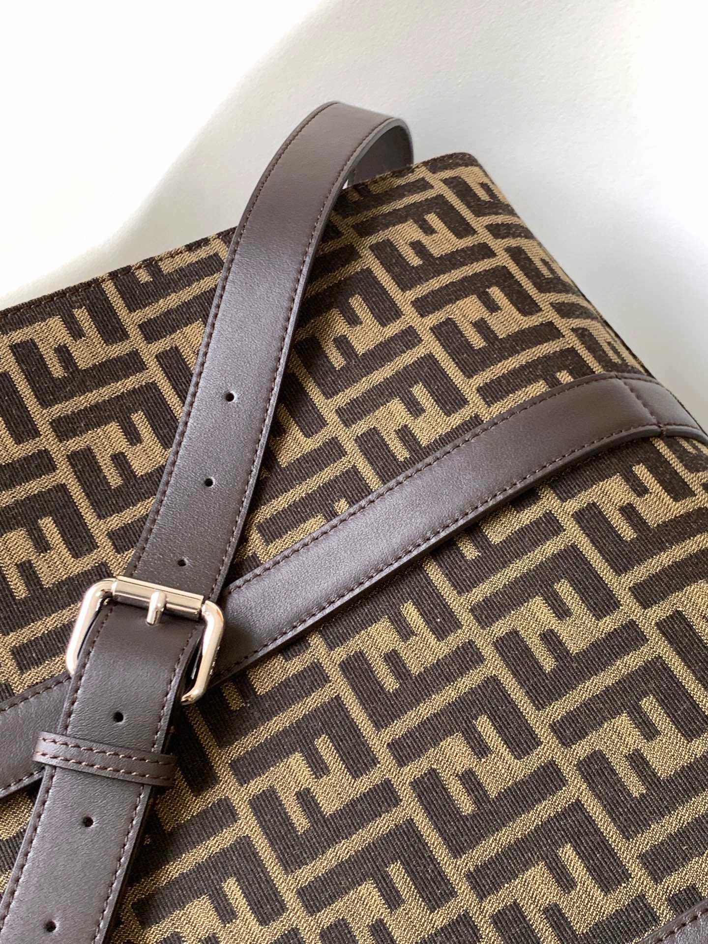 MOMO- high quality version 7VA390-AG0M-F19KW item：B-B063I1616C