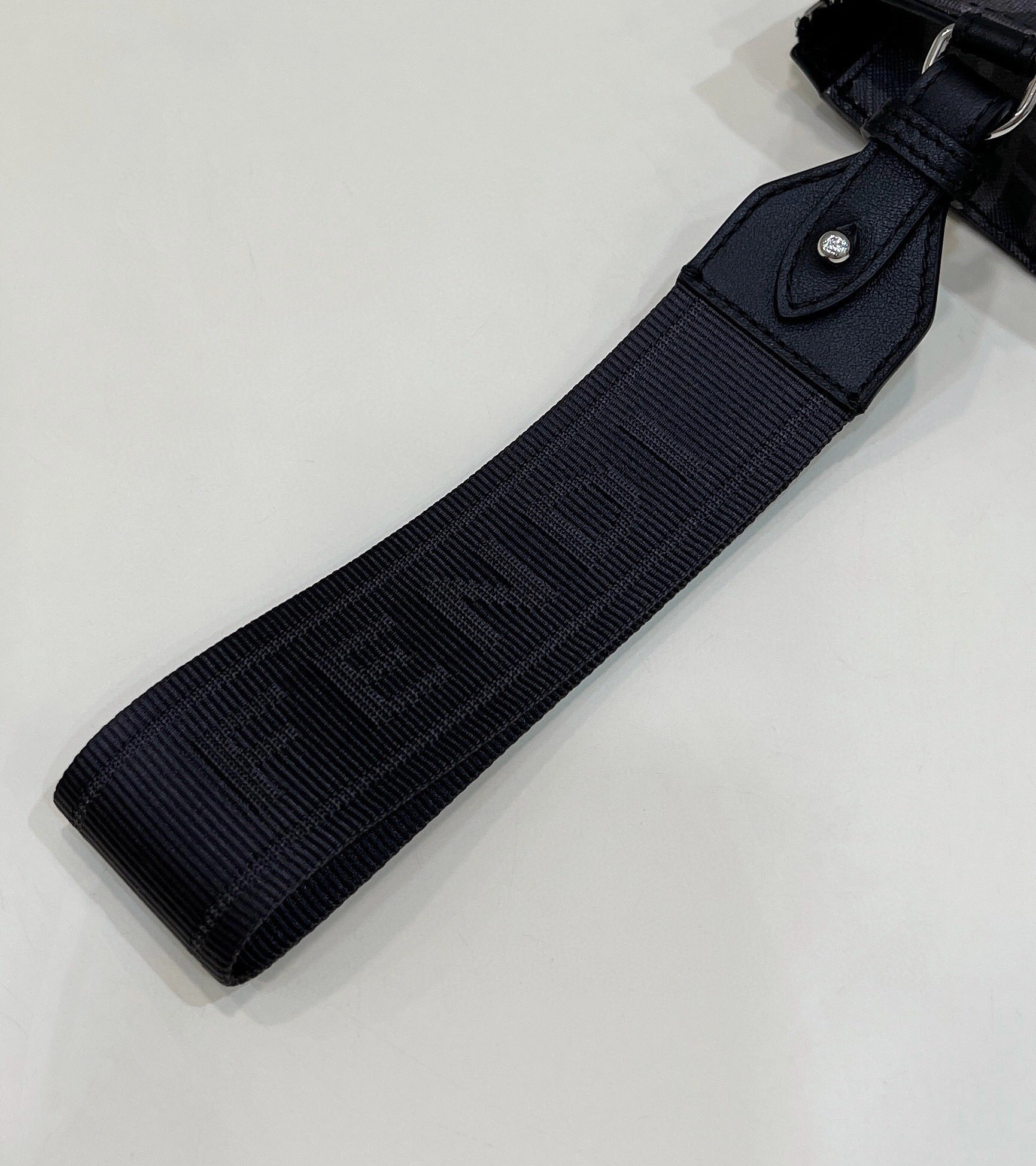 MOMO- high quality version 7VA564-AJJ4-F0GXN item：B-B000I2401C