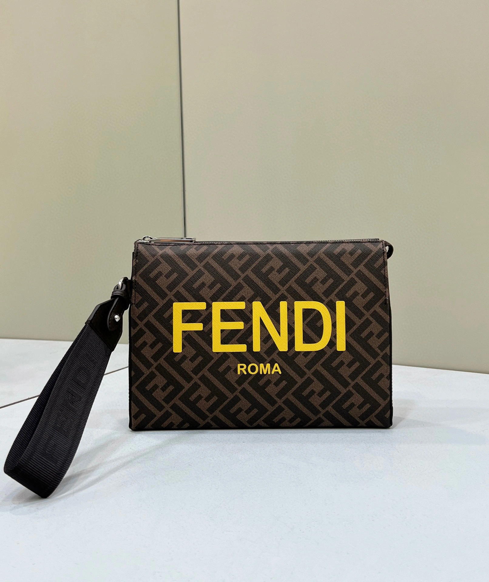 MOMO- high quality version 7VA564-AJJ4-F1HR8 item：B-B000I2402C